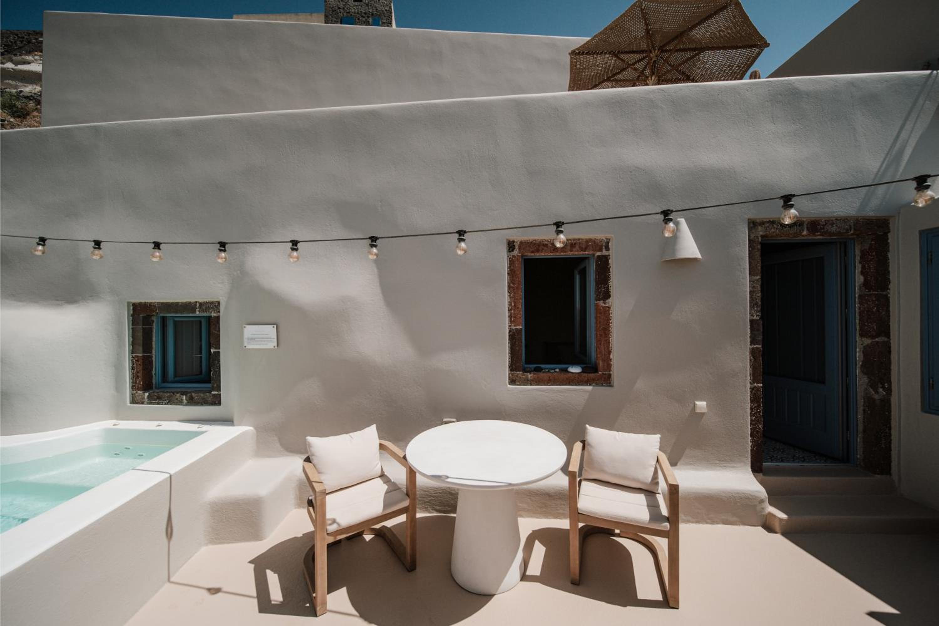 Pearl Suite with Outdoor Private Heated Tub - Photo 4