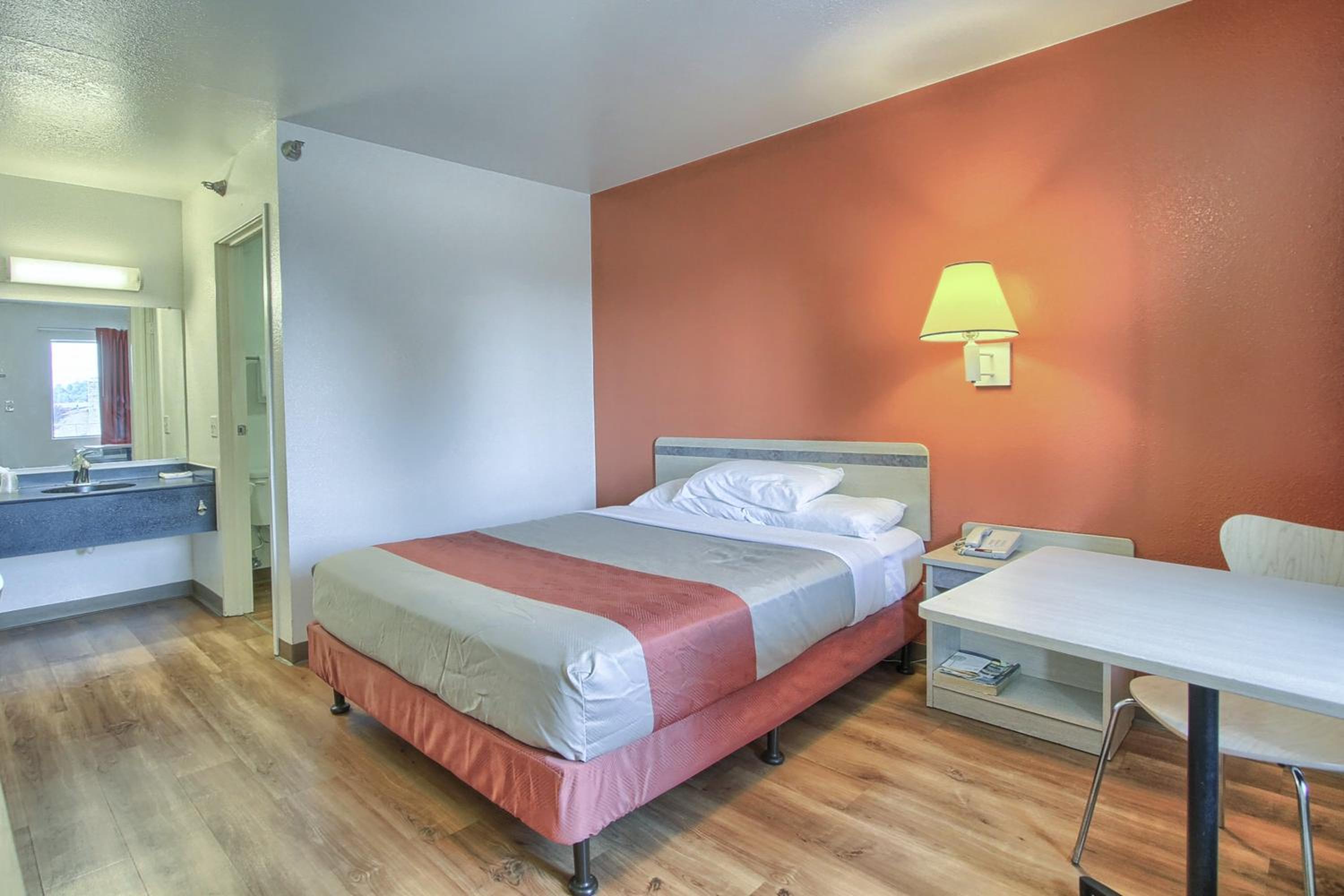 Deluxe Queen Room photo 1