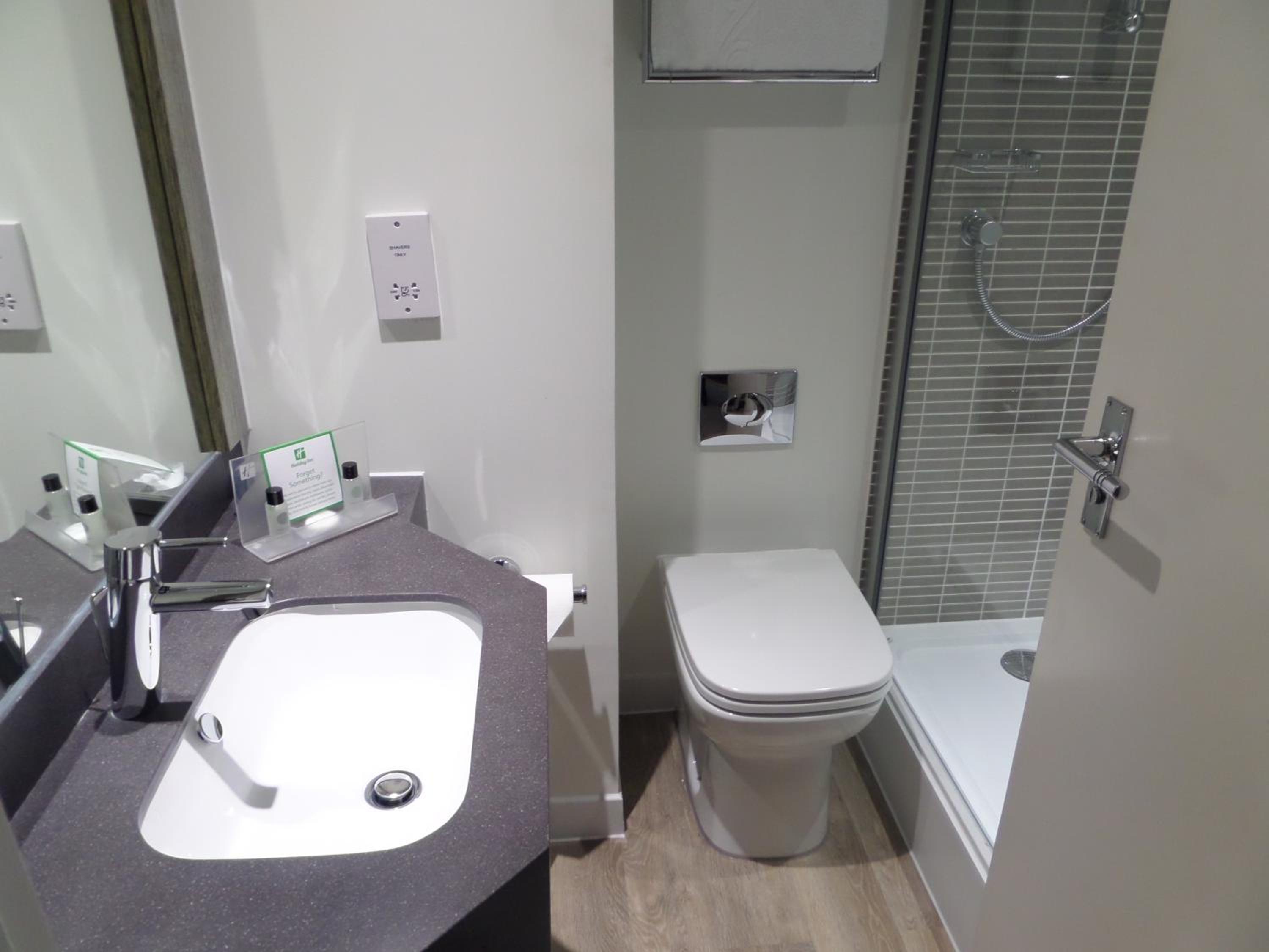 Standard Double Room with Sofa Bed - Photo 4