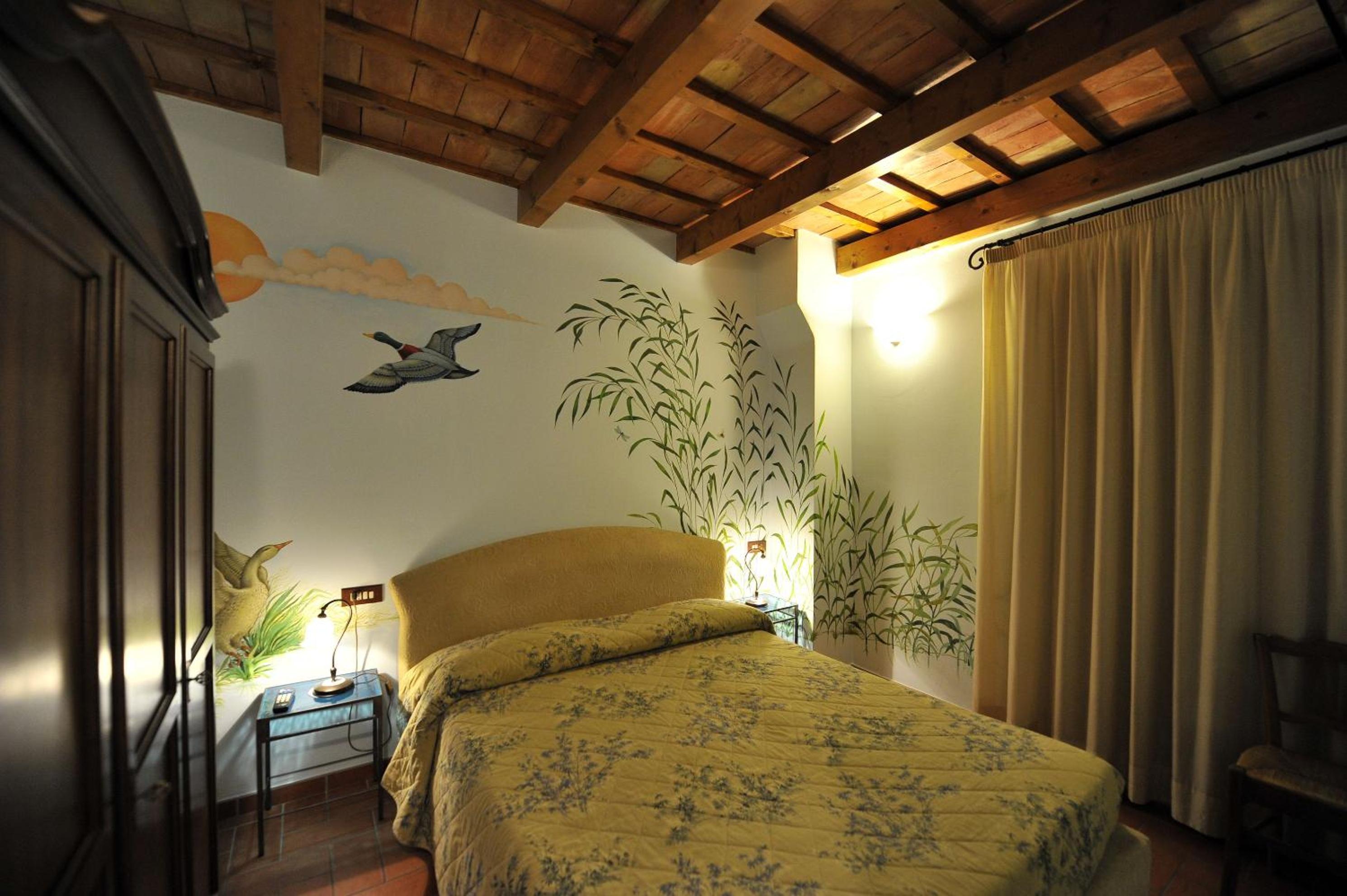 Deluxe Junior Suite photo 2