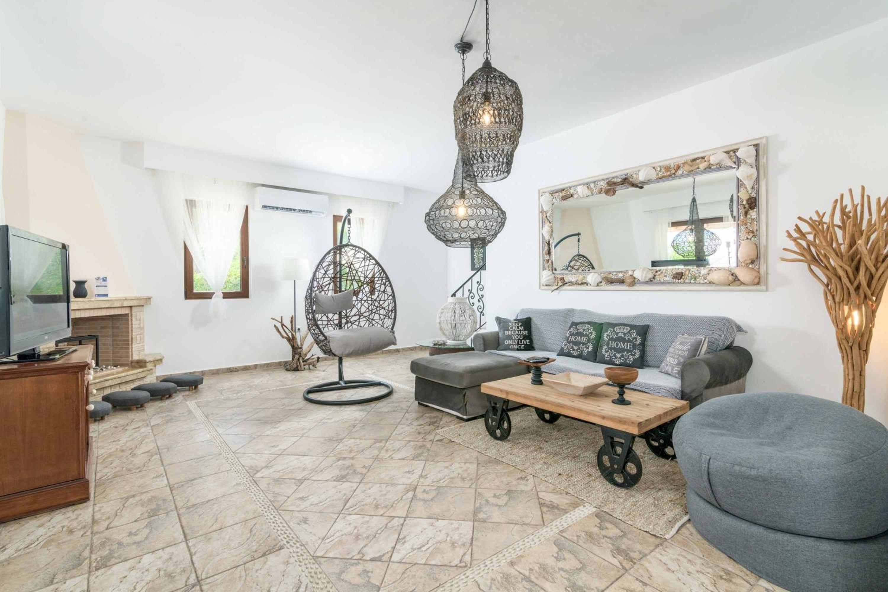 Villa photo 1