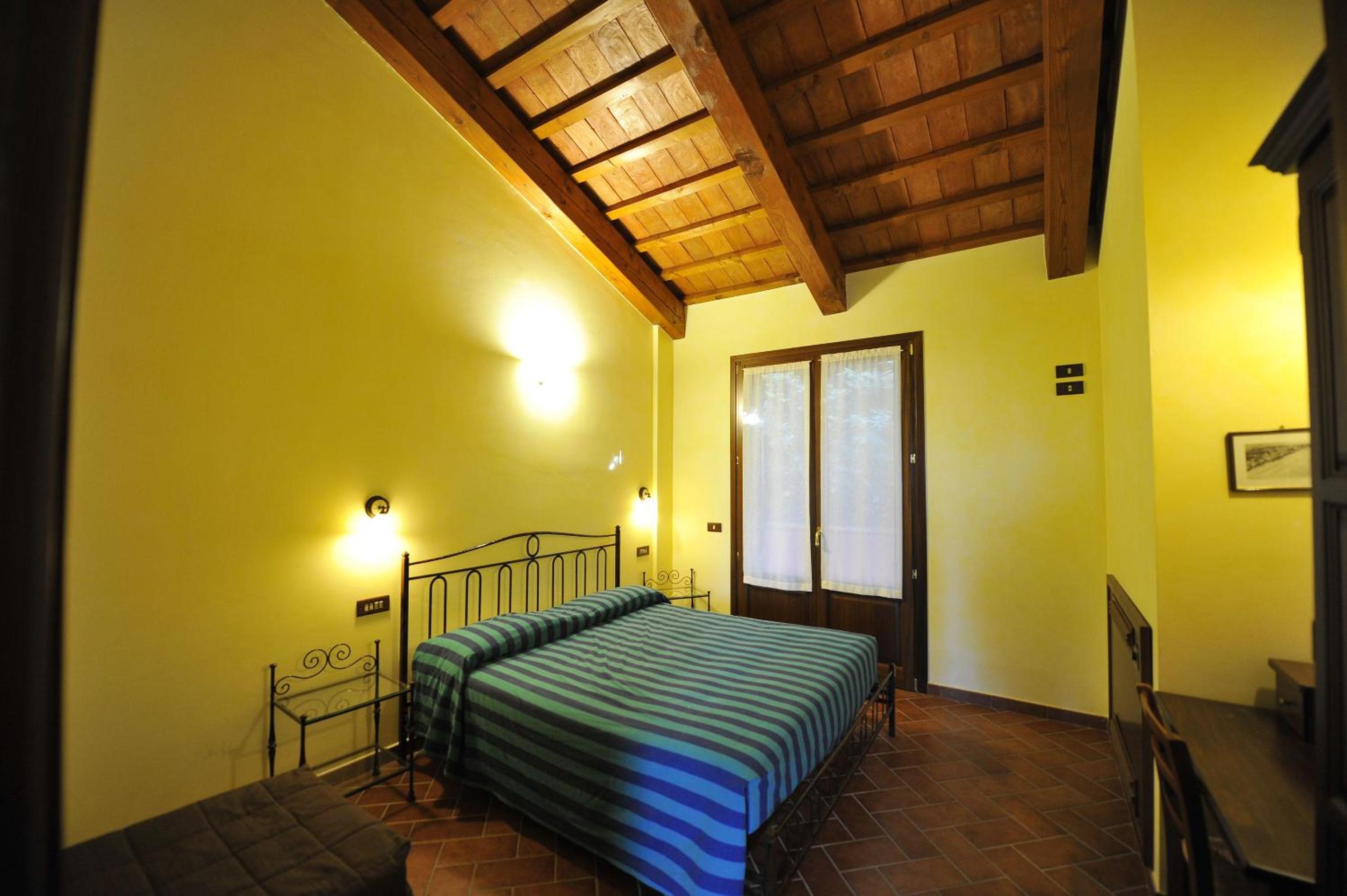 Deluxe Family Room - Photo 10