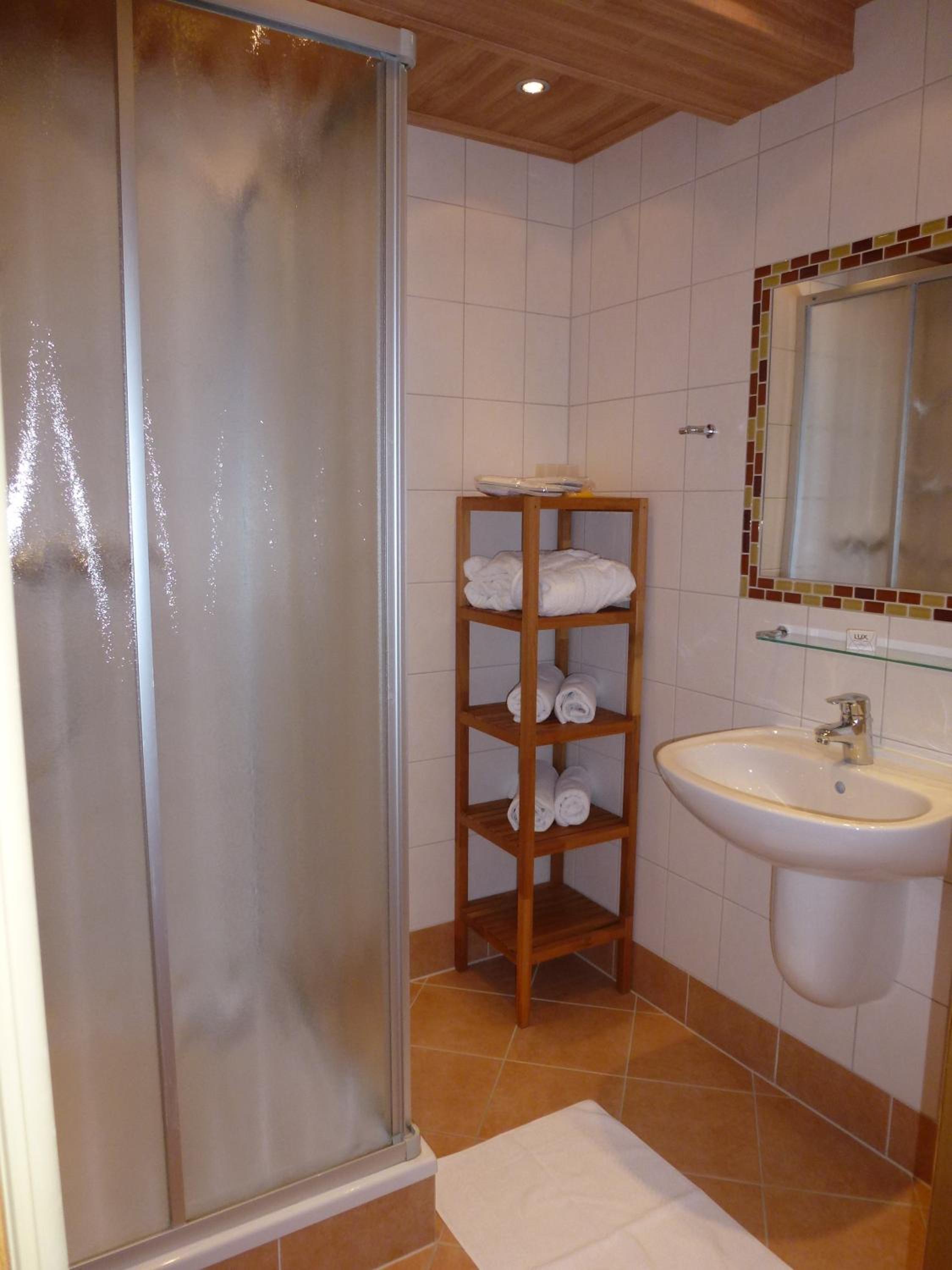 Double Room - Photo 7