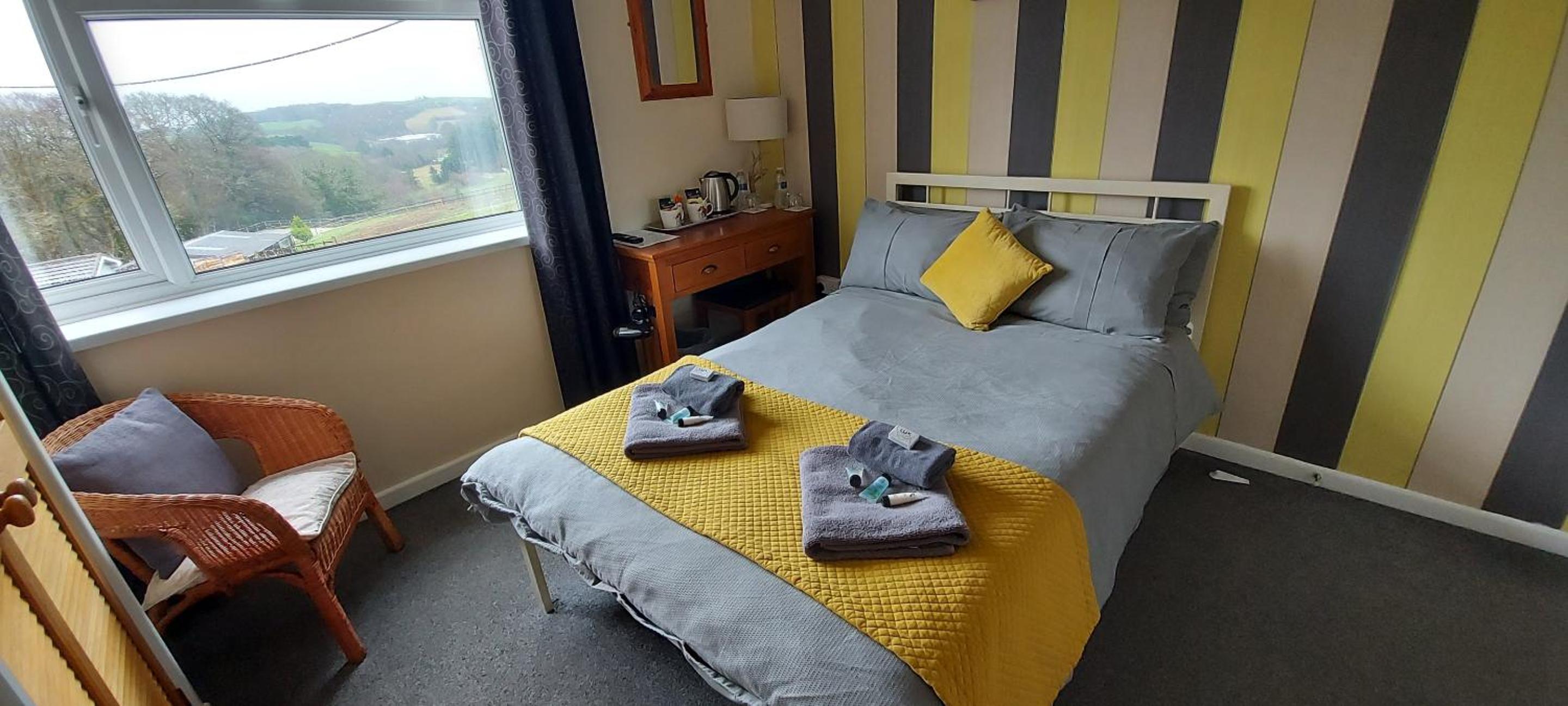 Standard Twin Room with Garden View - Photo 13