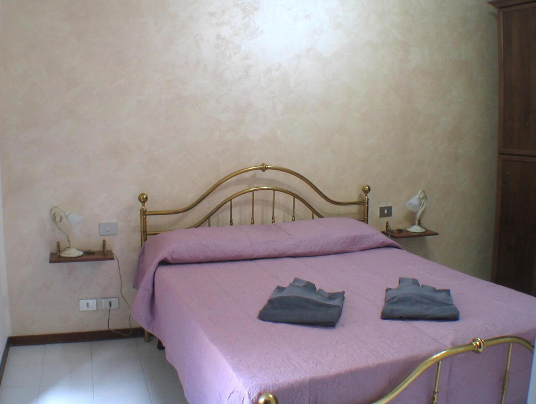 One-Bedroom Apartment photo 3