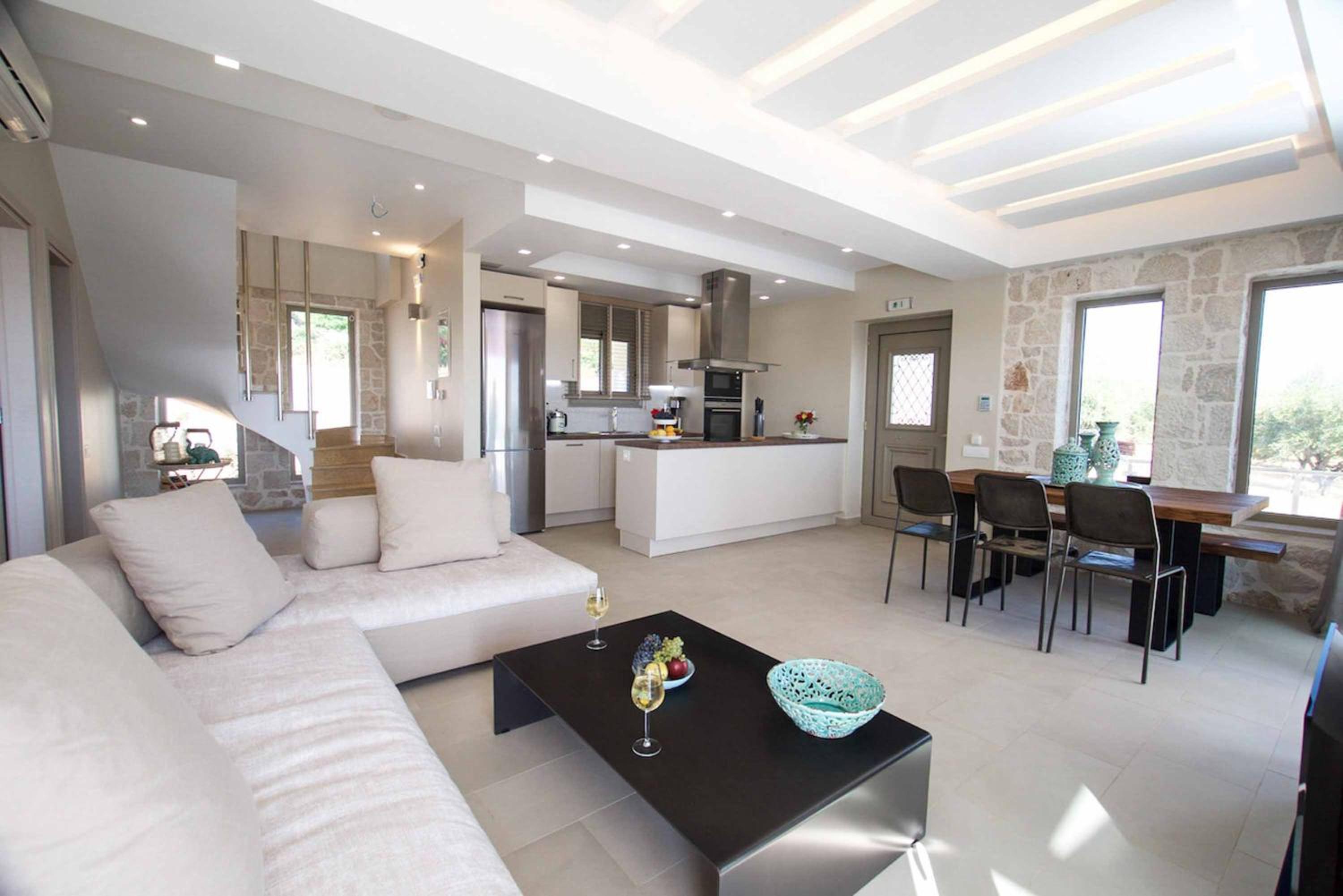 Villa photo 1