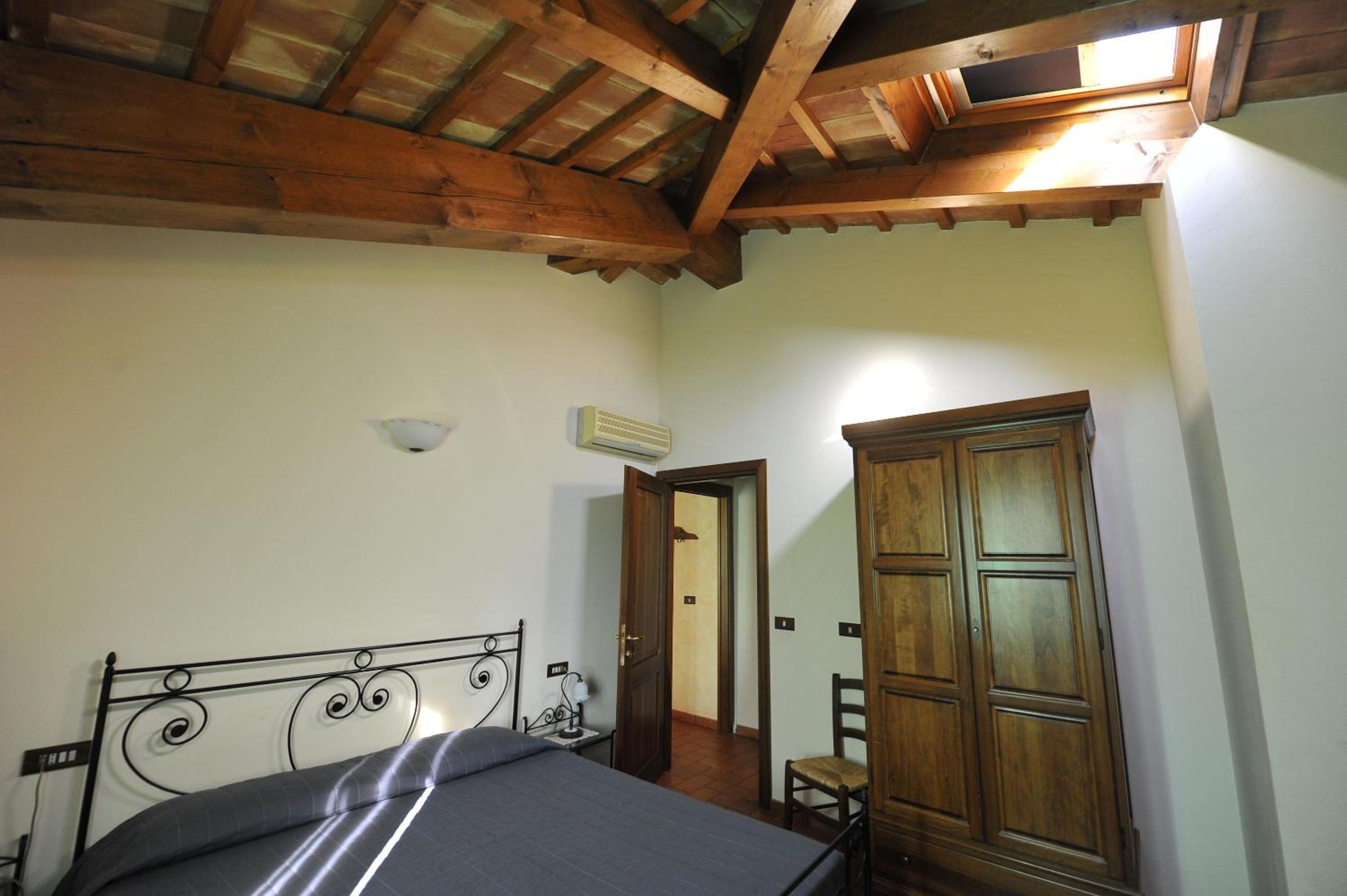 Superior One-Bedroom Apartment - Photo 9