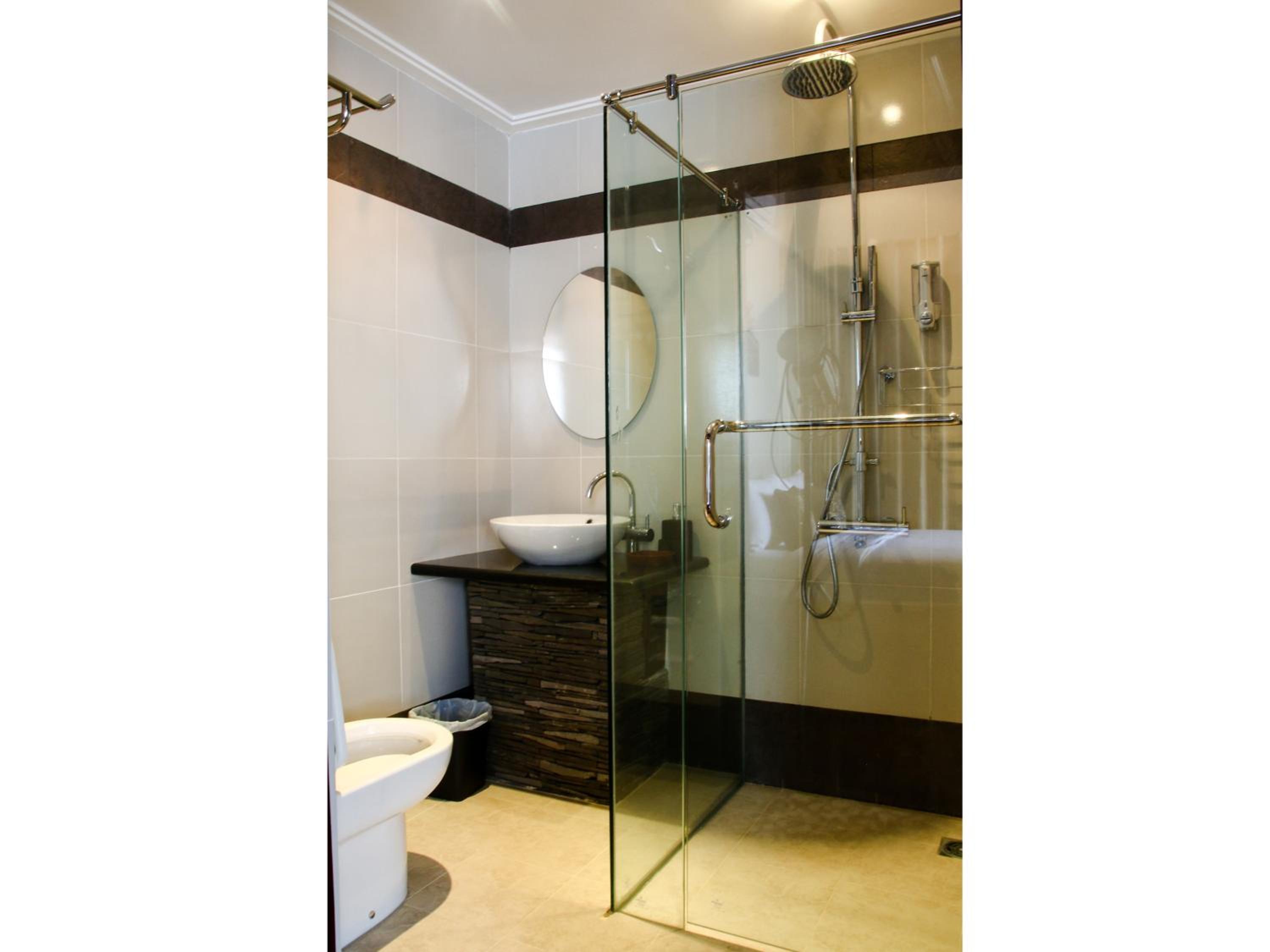 Junior Suite with Pool View - Photo 11