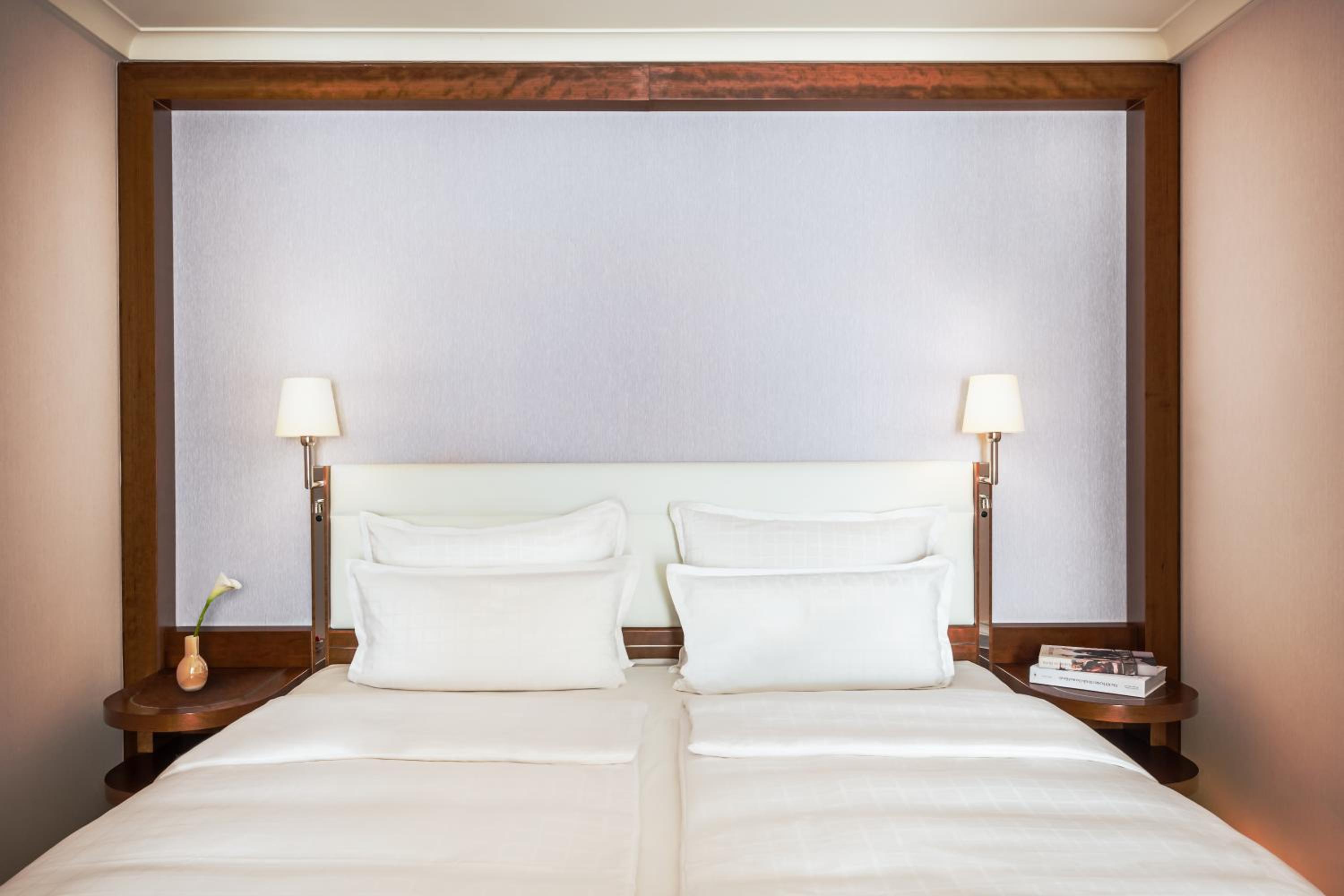 Deluxe Double Room with Courtyard View