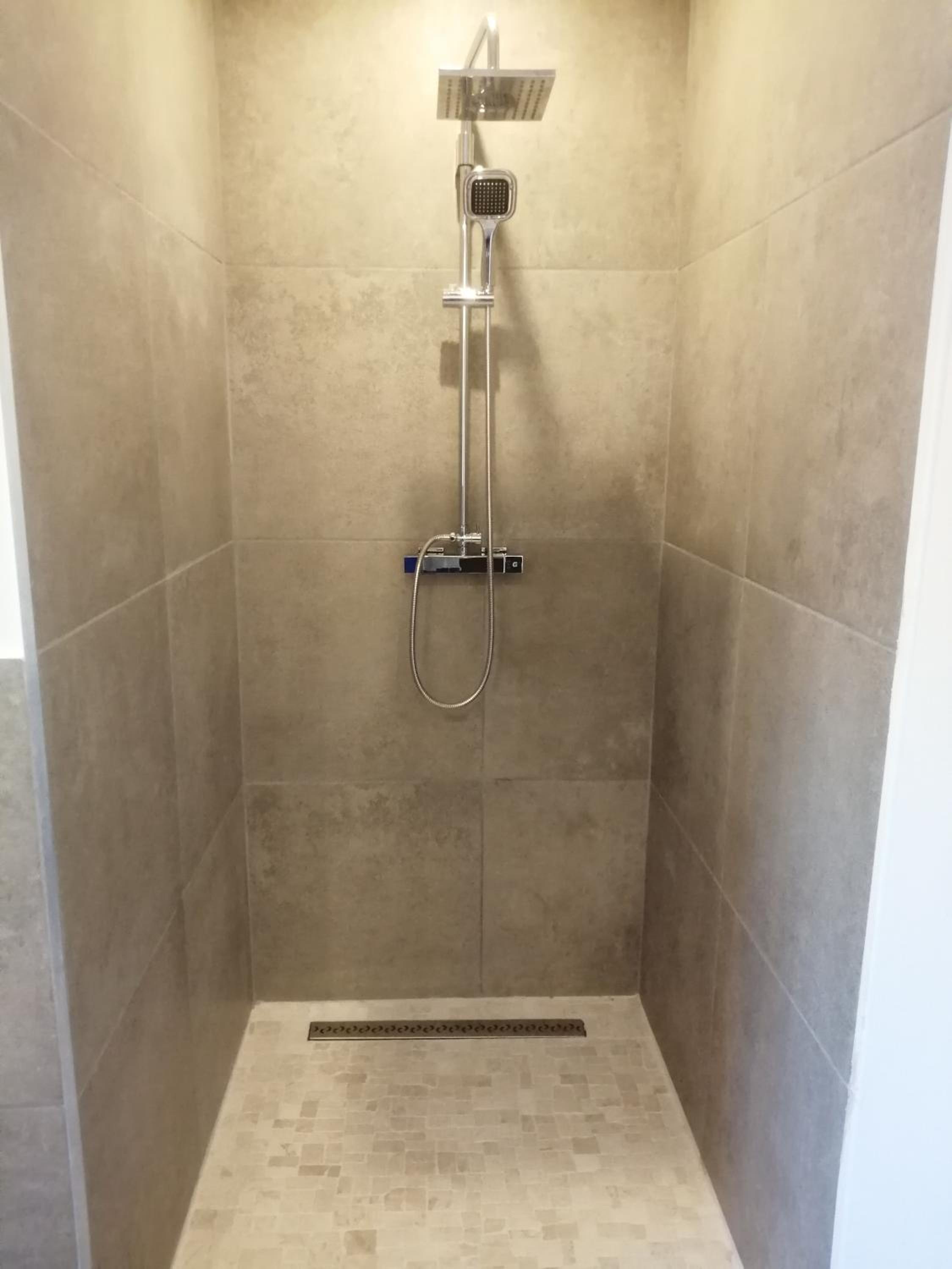 Double Room with Private Bathroom - Photo 8