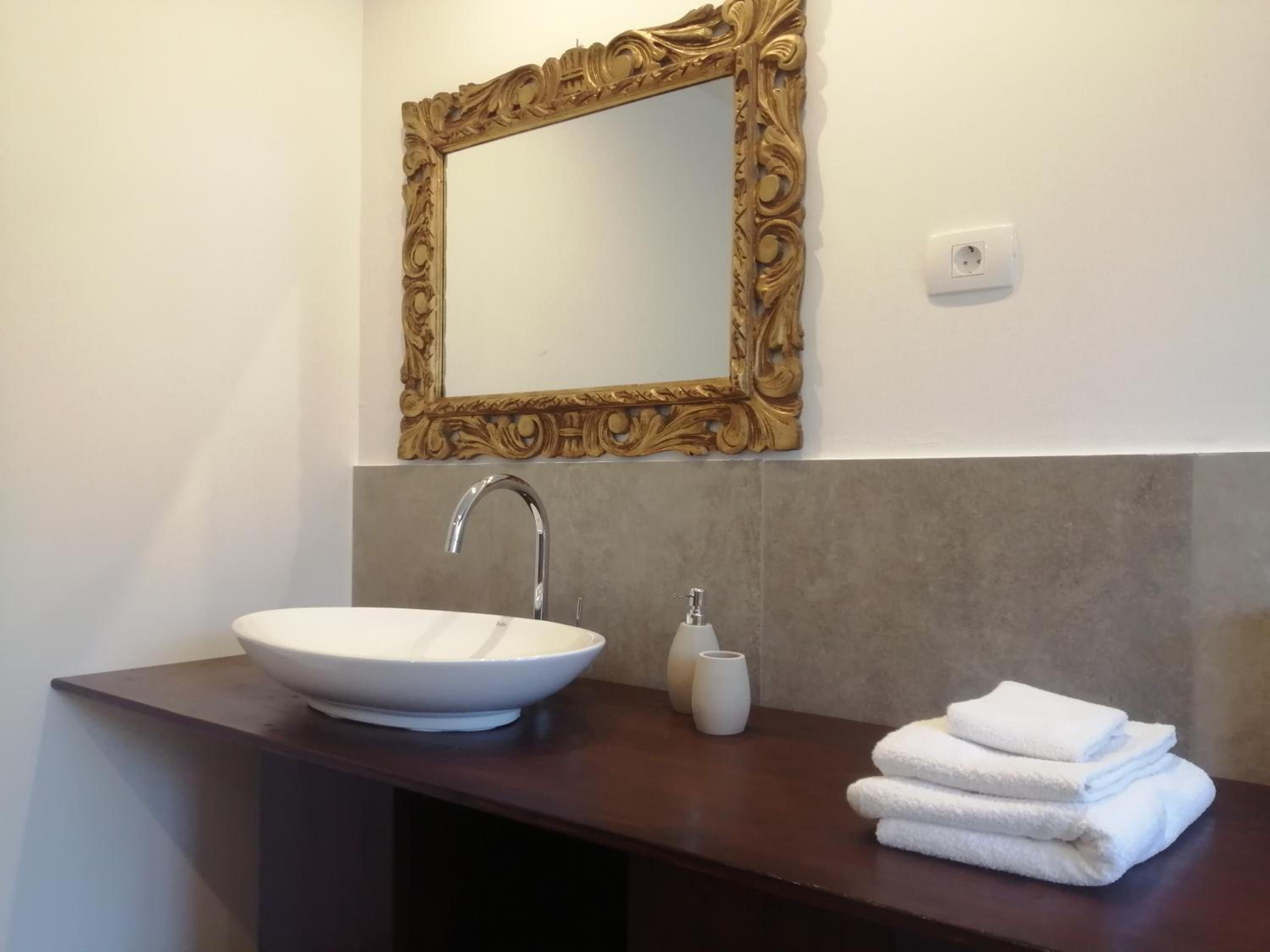 Double Room with Private Bathroom - Photo 6