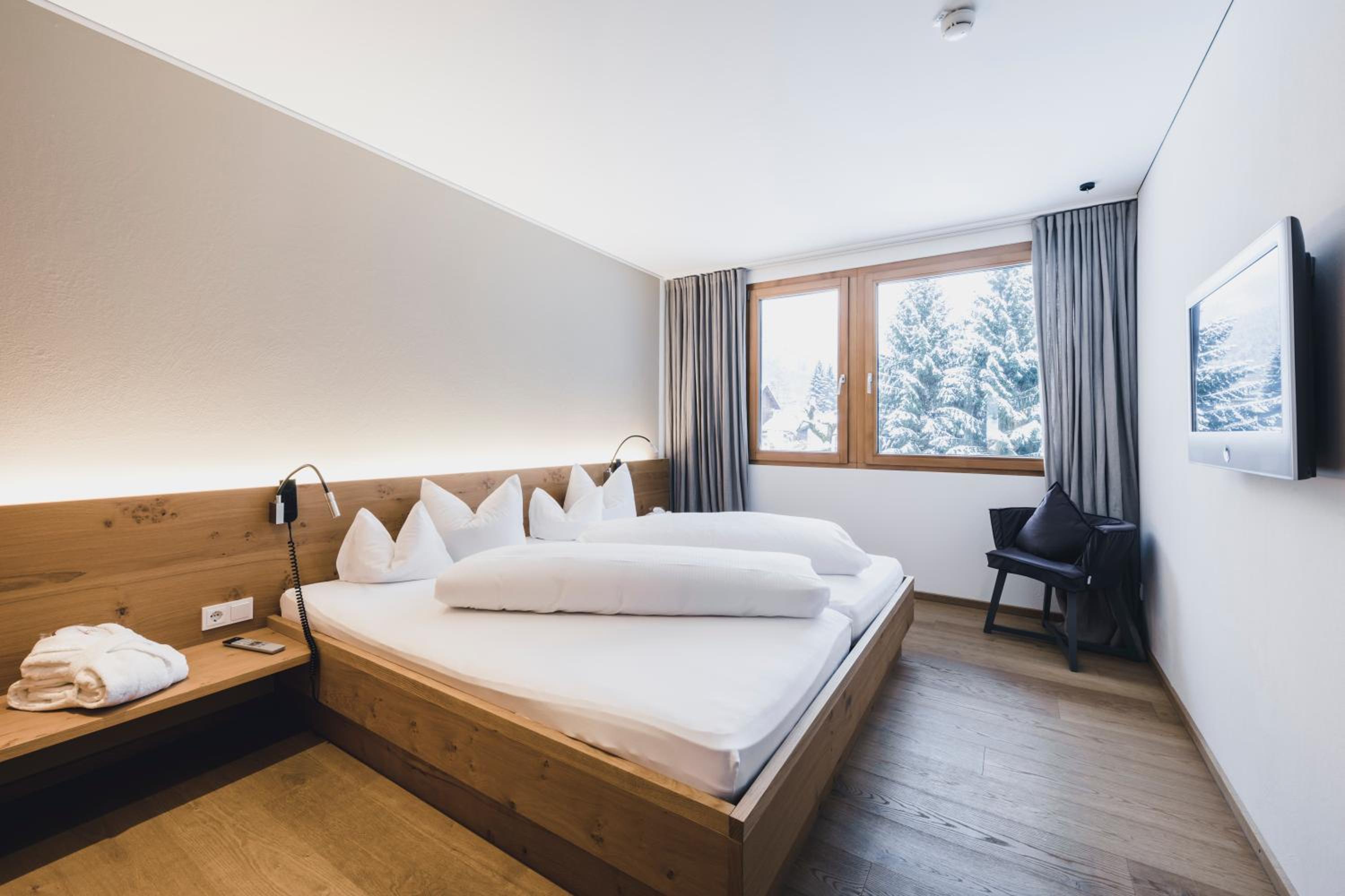 Premium Family Room with Balcony photo 2