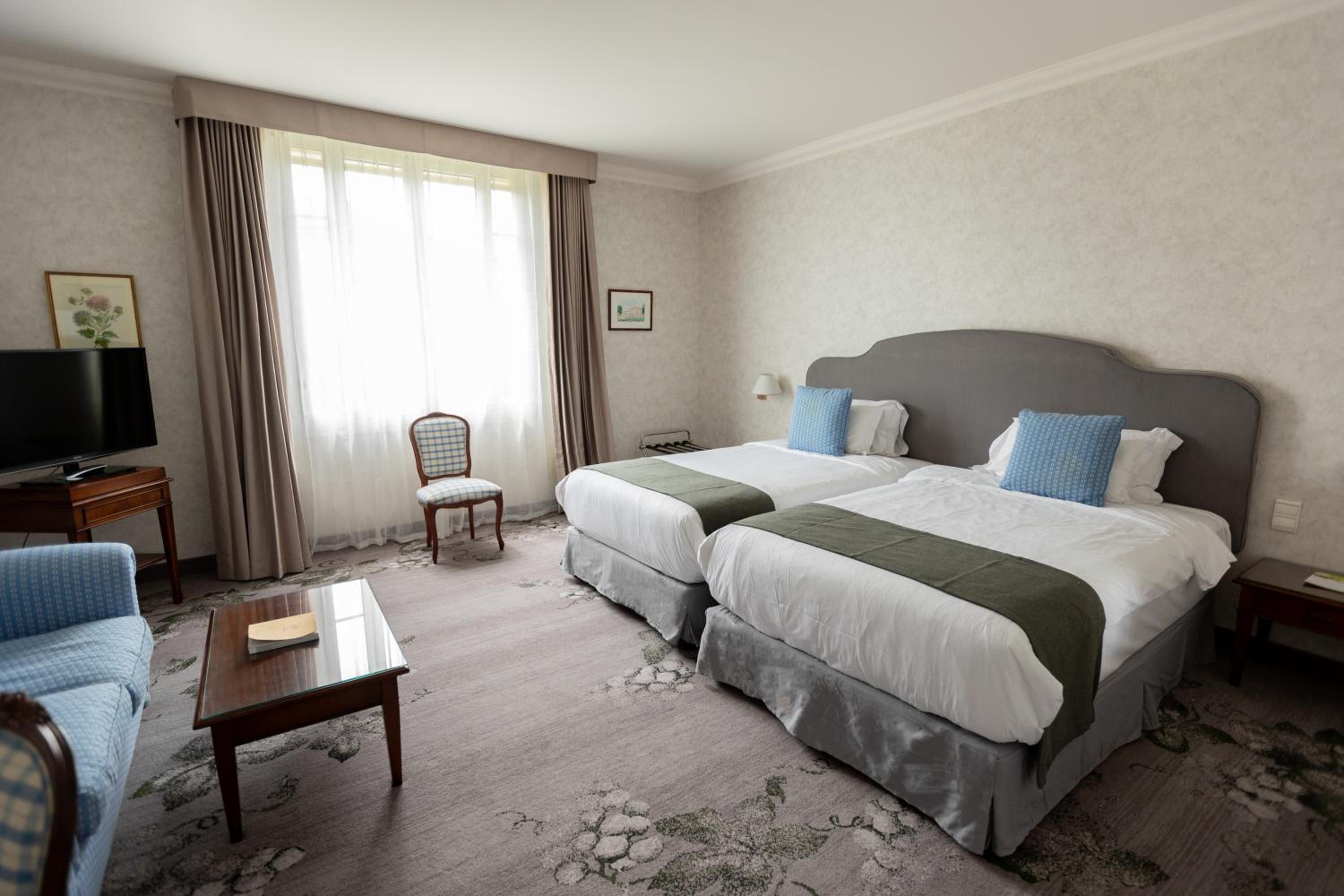 Standard Twin Room - Photo 4