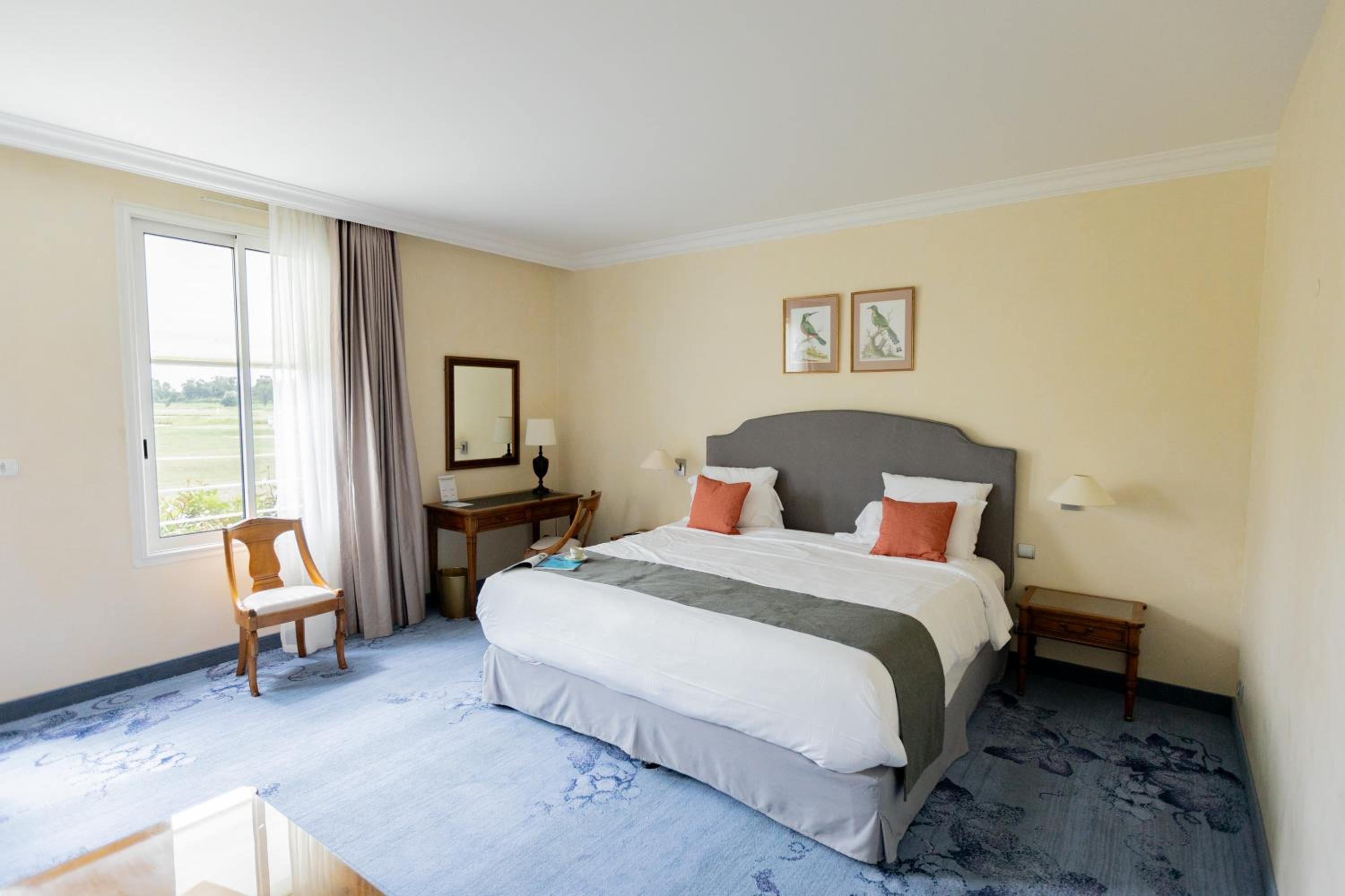 Superior Double Room with Golf View - Photo 3