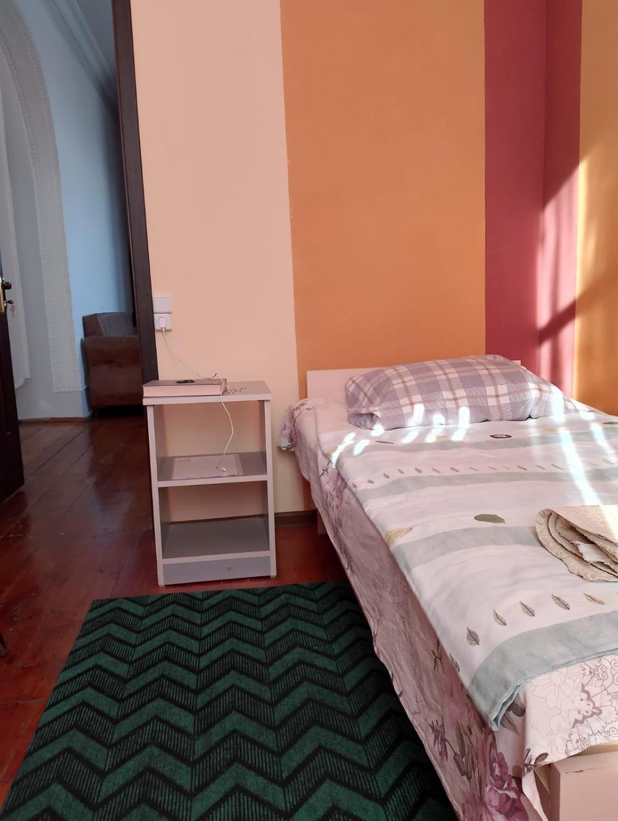 Small Single Room photo 2