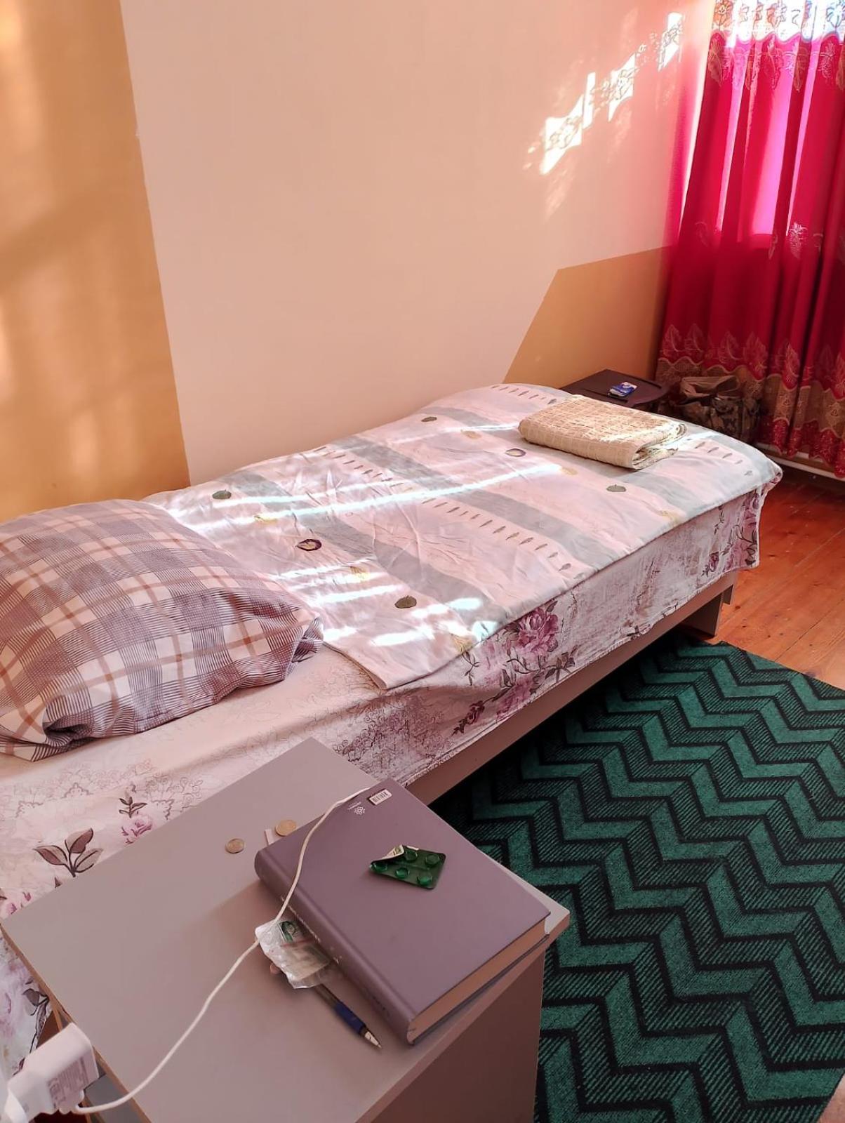 Small Single Room photo 3