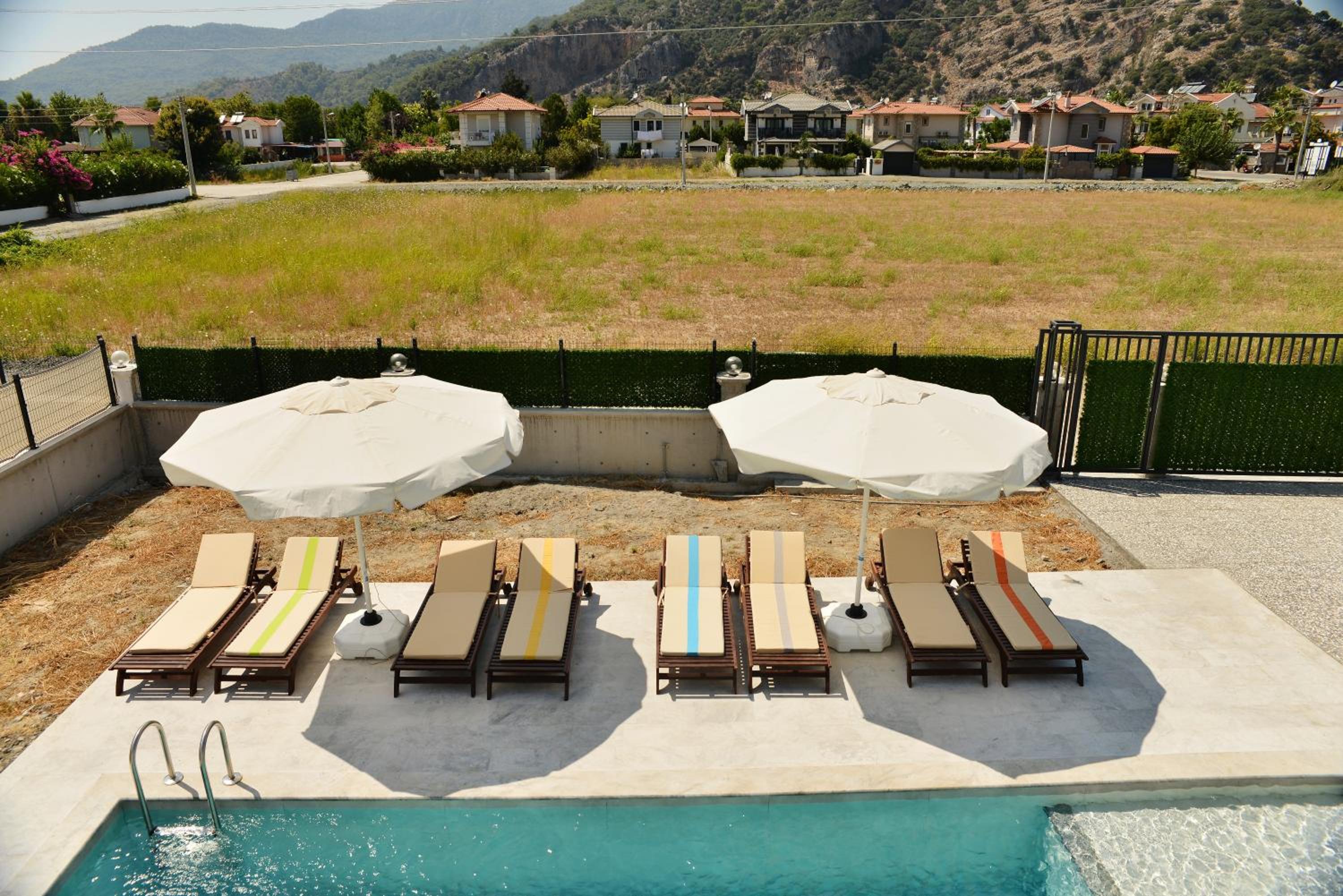 Villa photo 2
