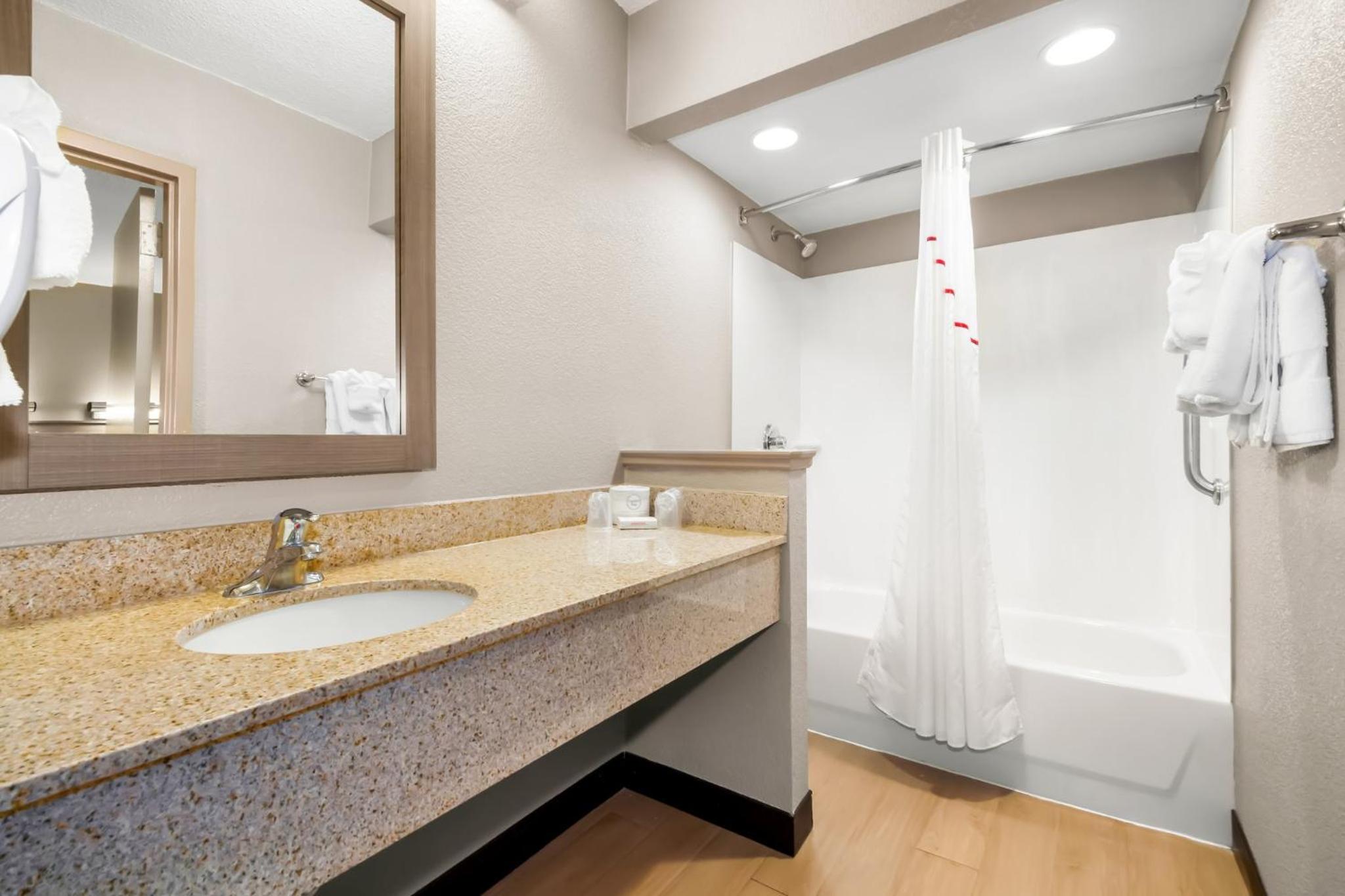 Suite King Room Non-Smoking - Photo 5