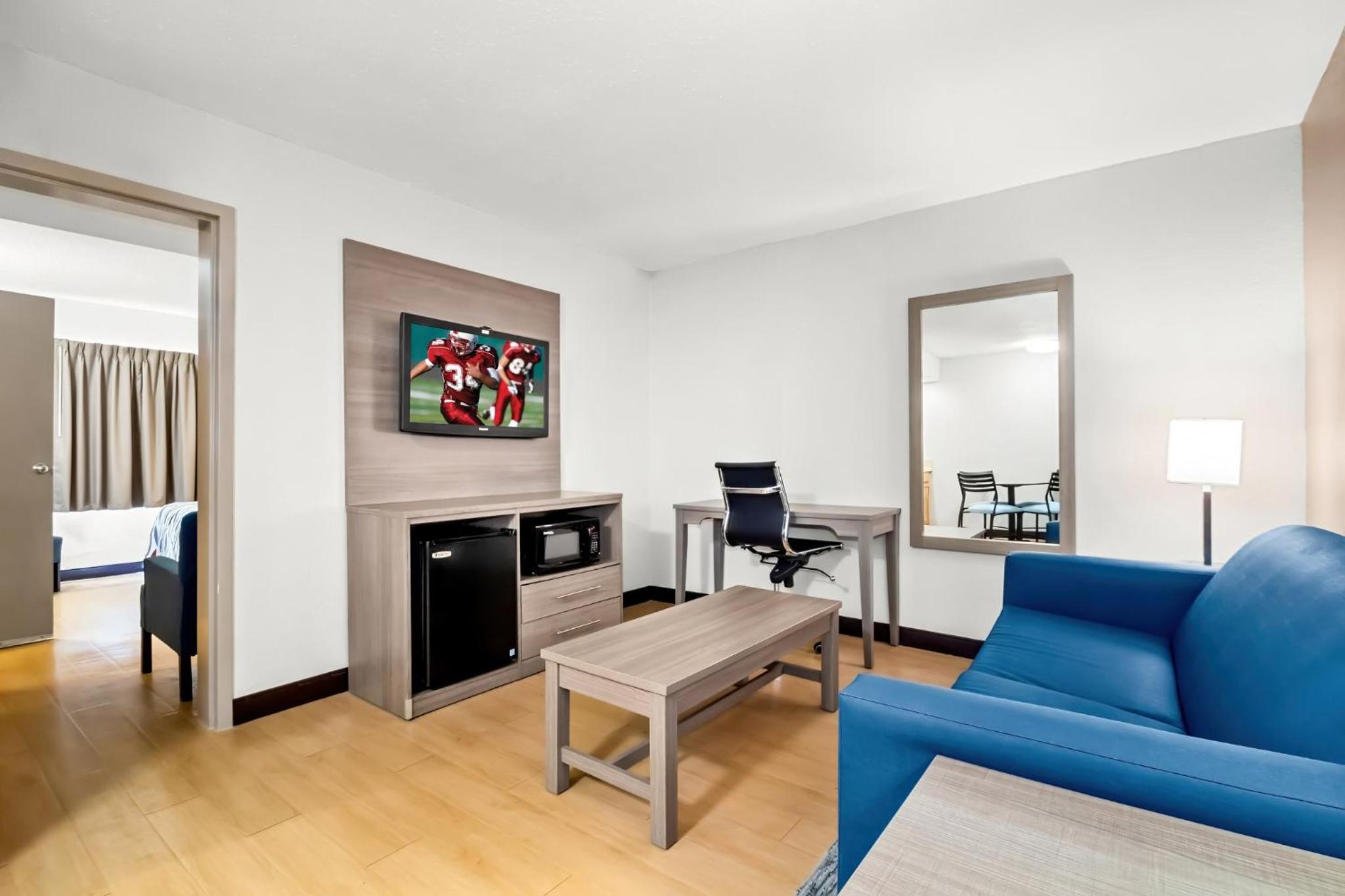Suite King Room Non-Smoking - Photo 1