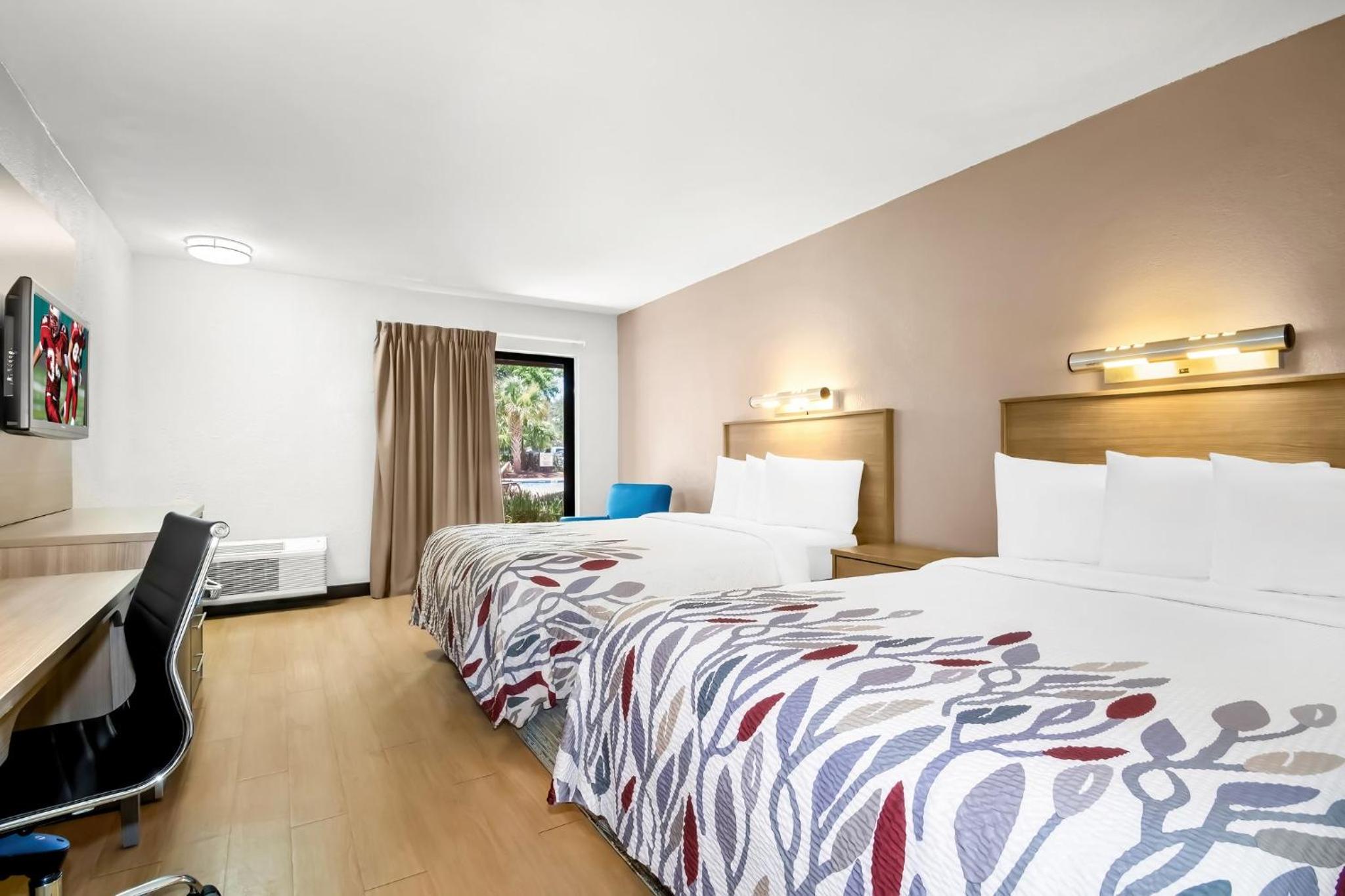 Standard Room with Two Double Beds Non-Smoking - Photo 8