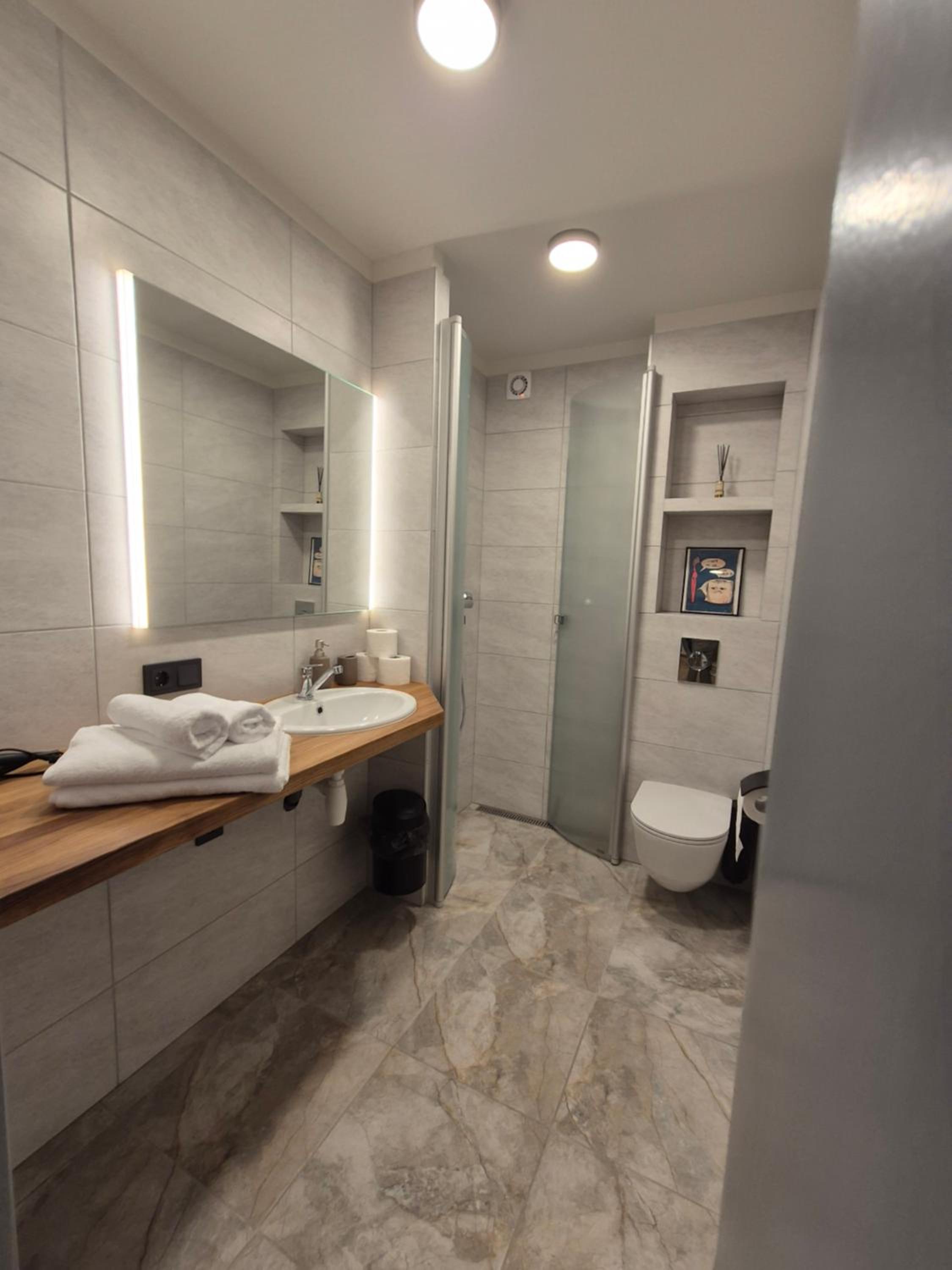 One-Bedroom Apartment photo 2
