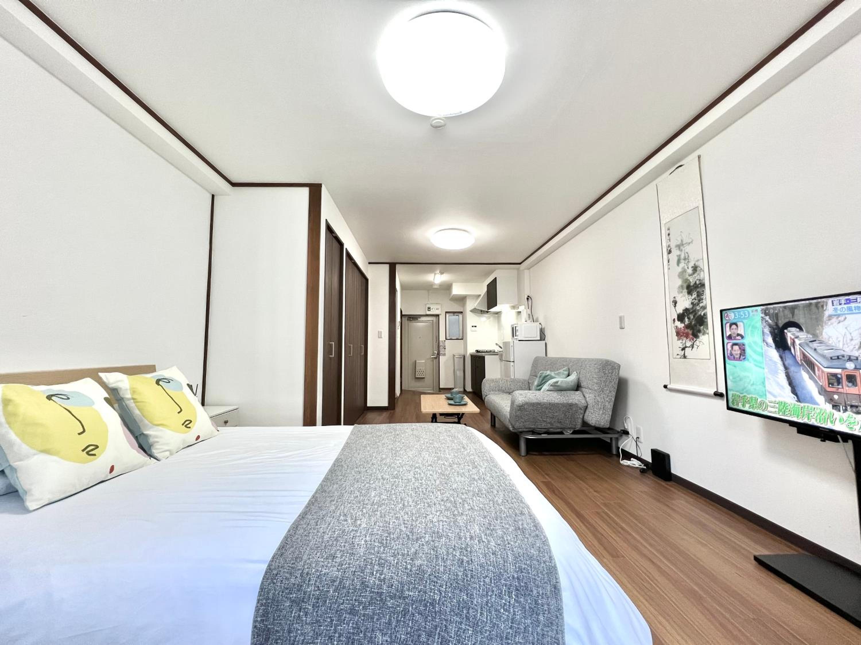 One-Bedroom Apartment photo 2