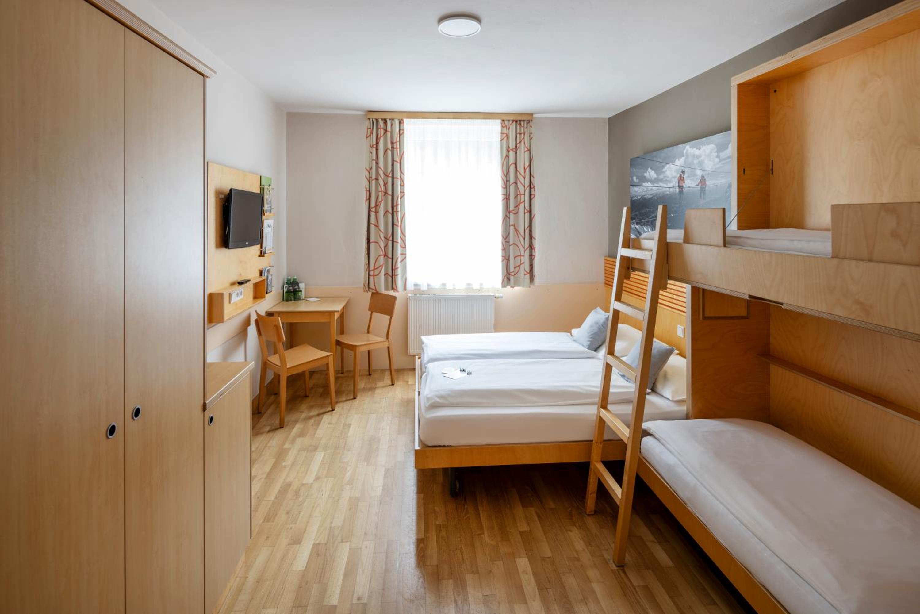 Quadruple Room - Photo 5