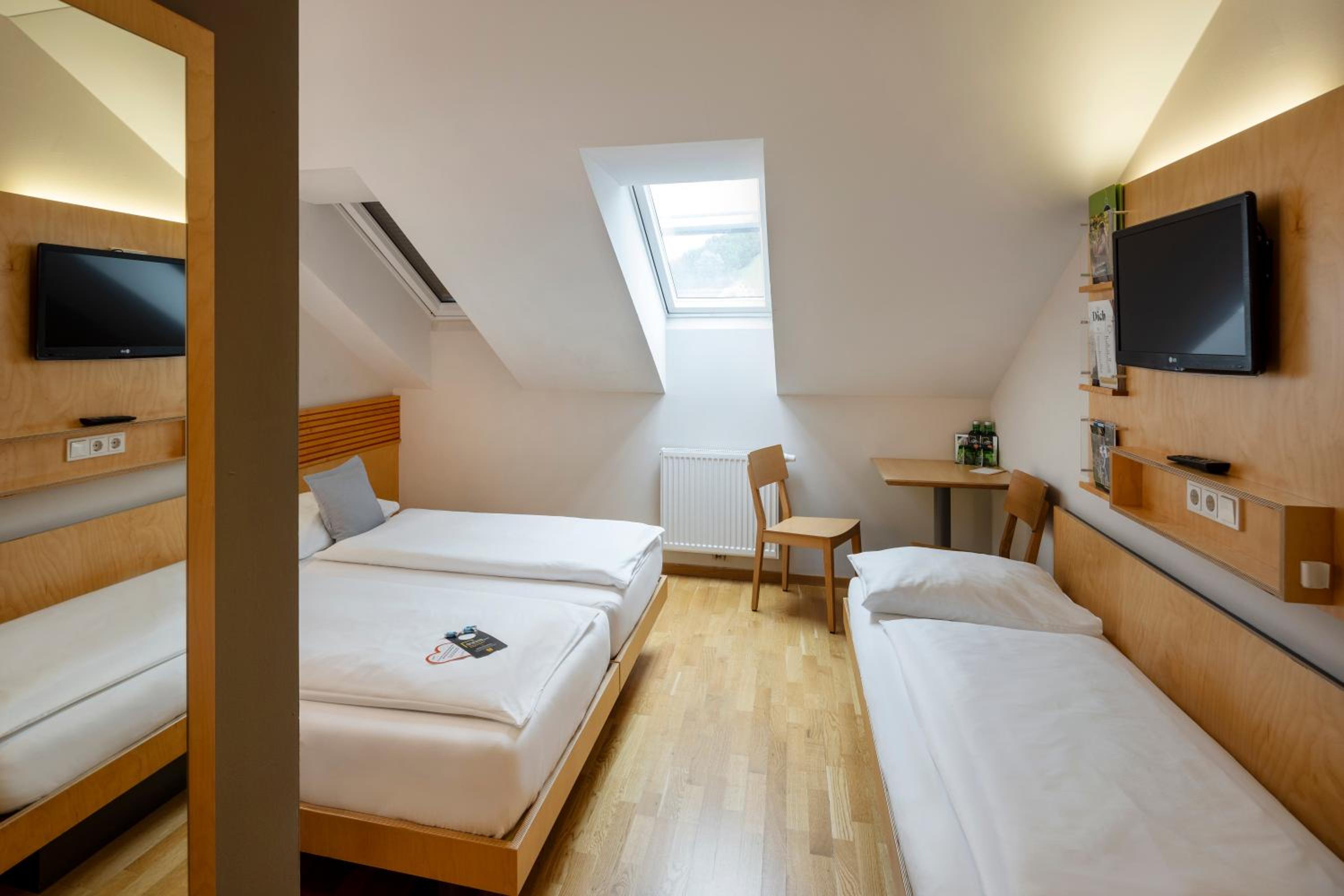 Triple Room - Photo 1