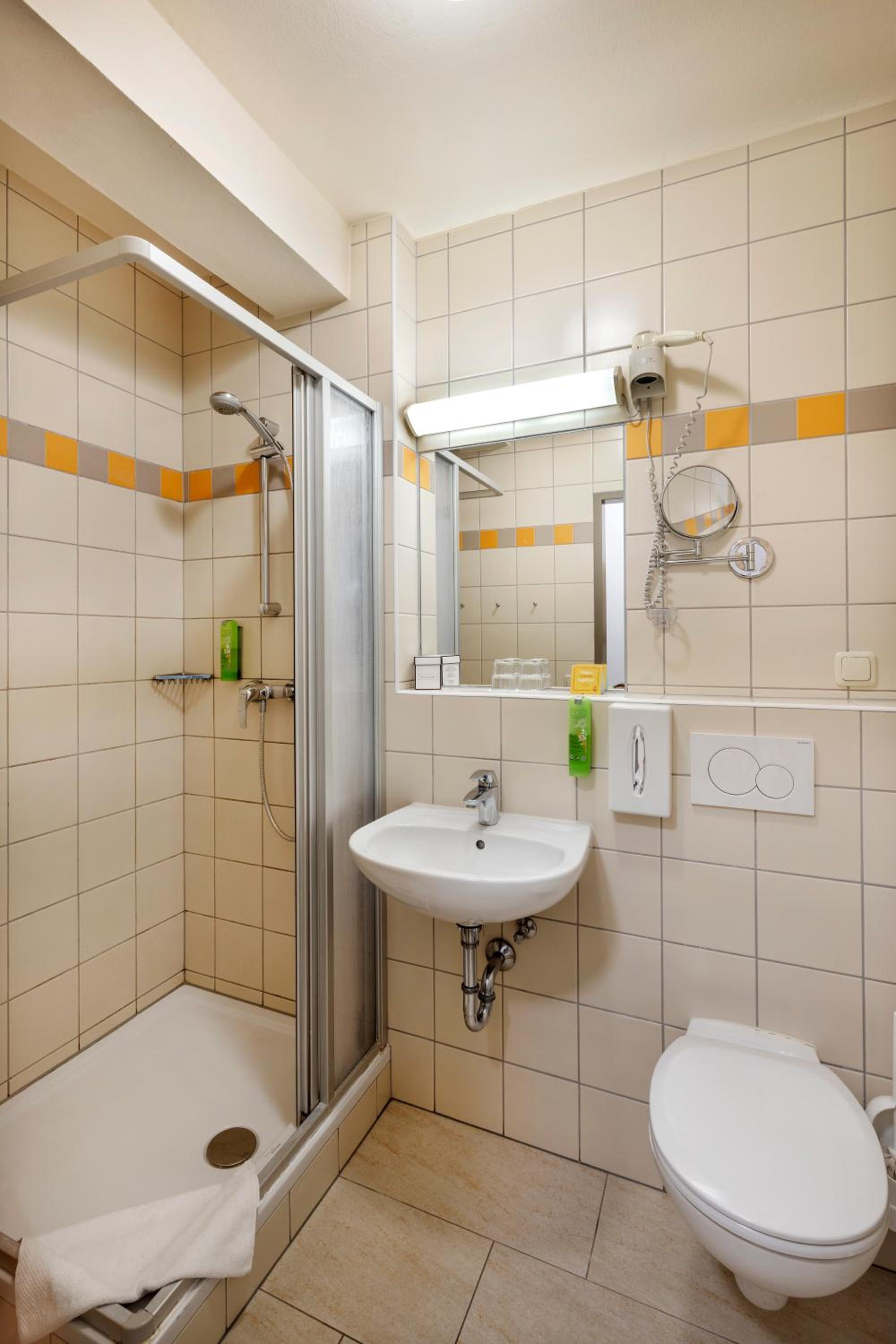 Double Room - Photo 7