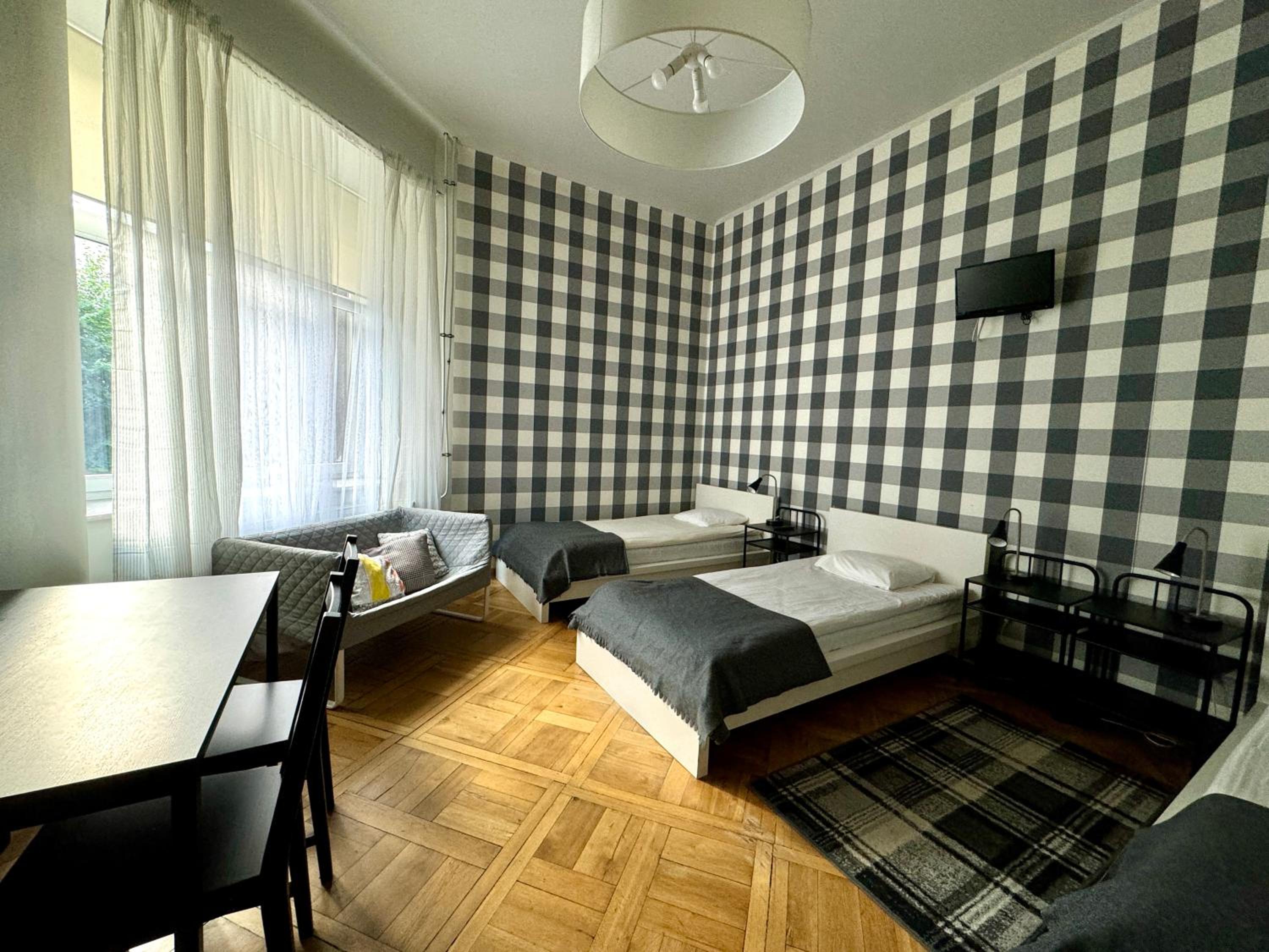 Basic Triple Room with Shared Bathroom photo 1