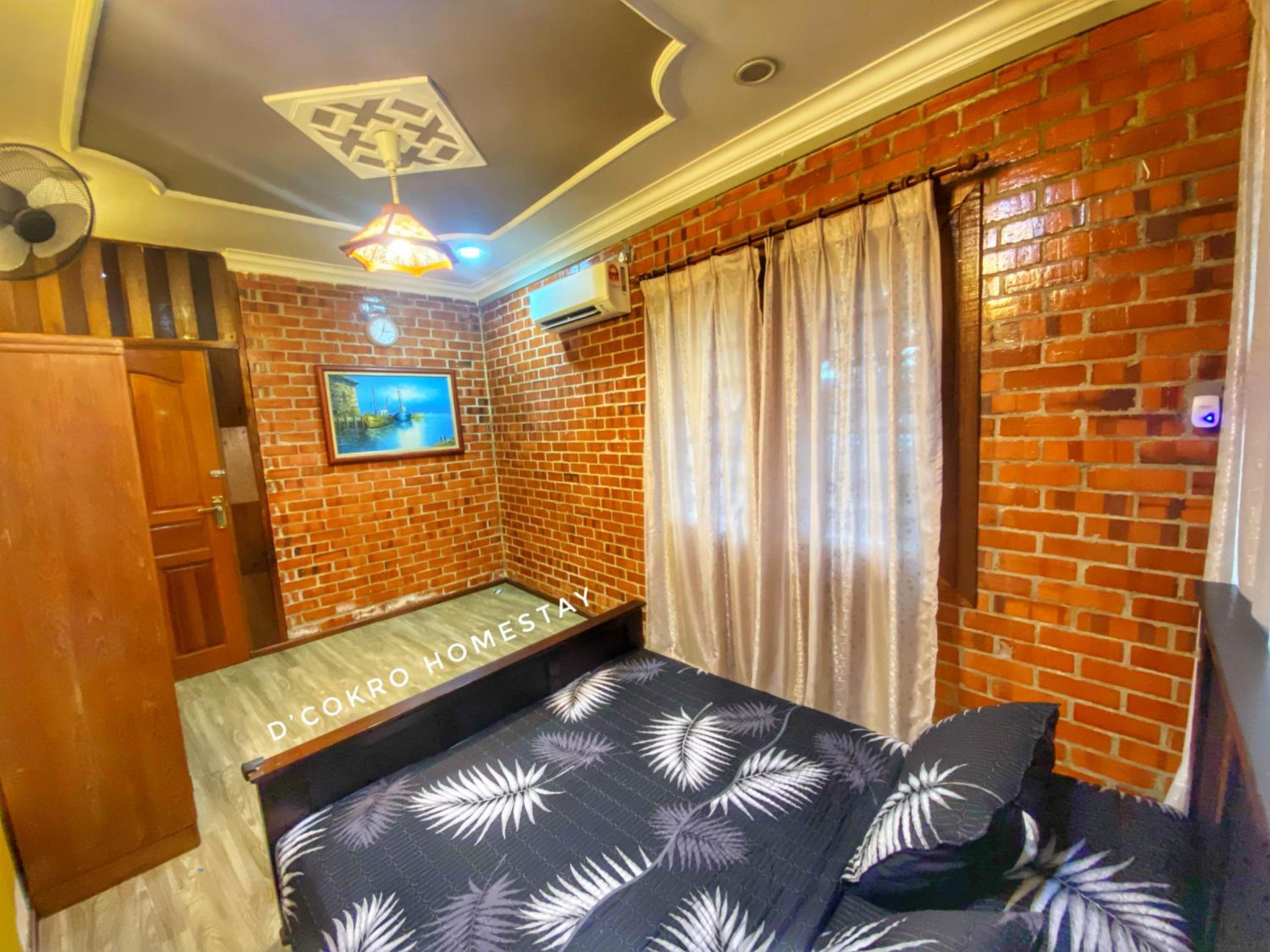 Four-Bedroom House photo 3