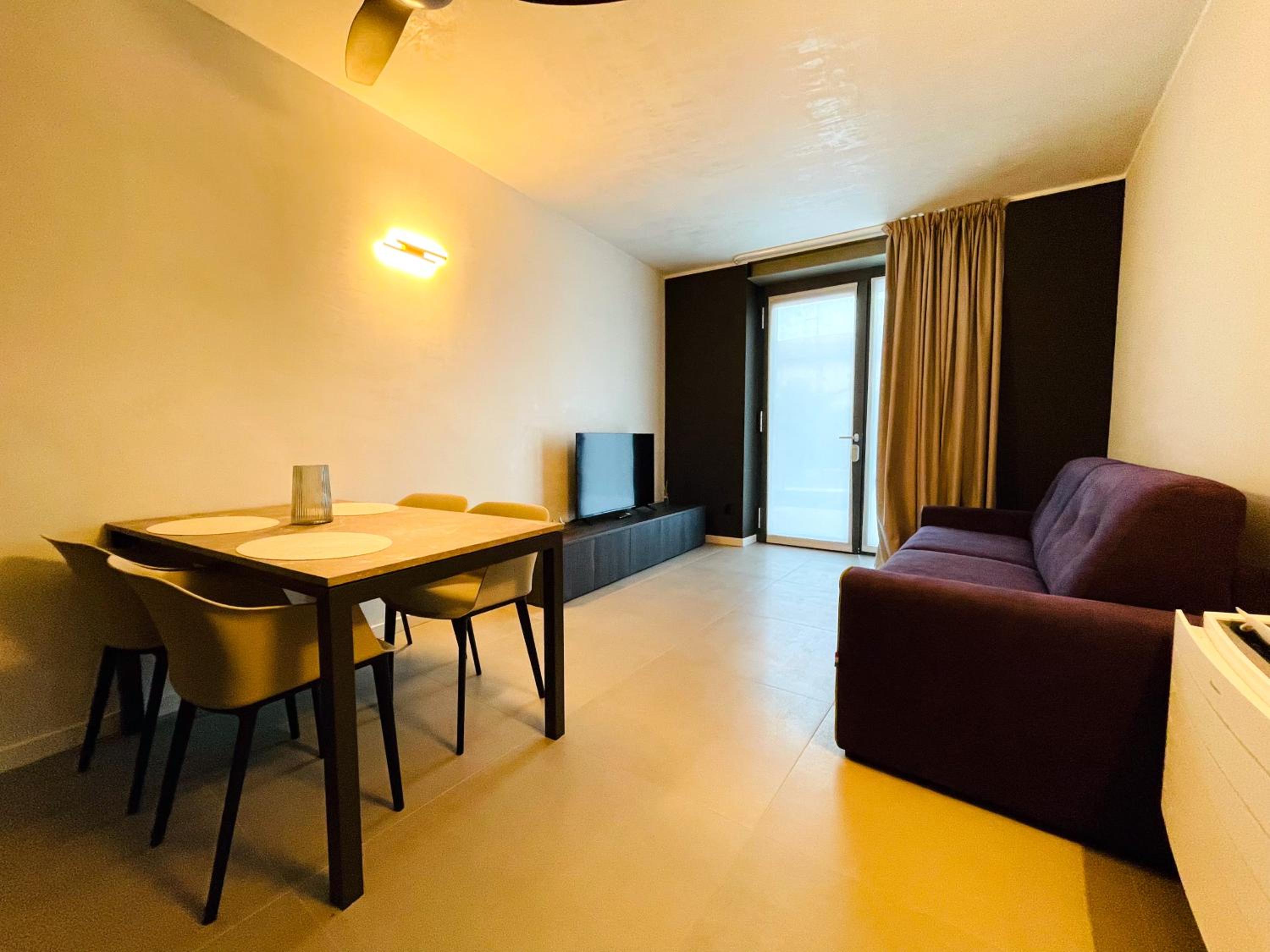 One-Bedroom House - Photo 2