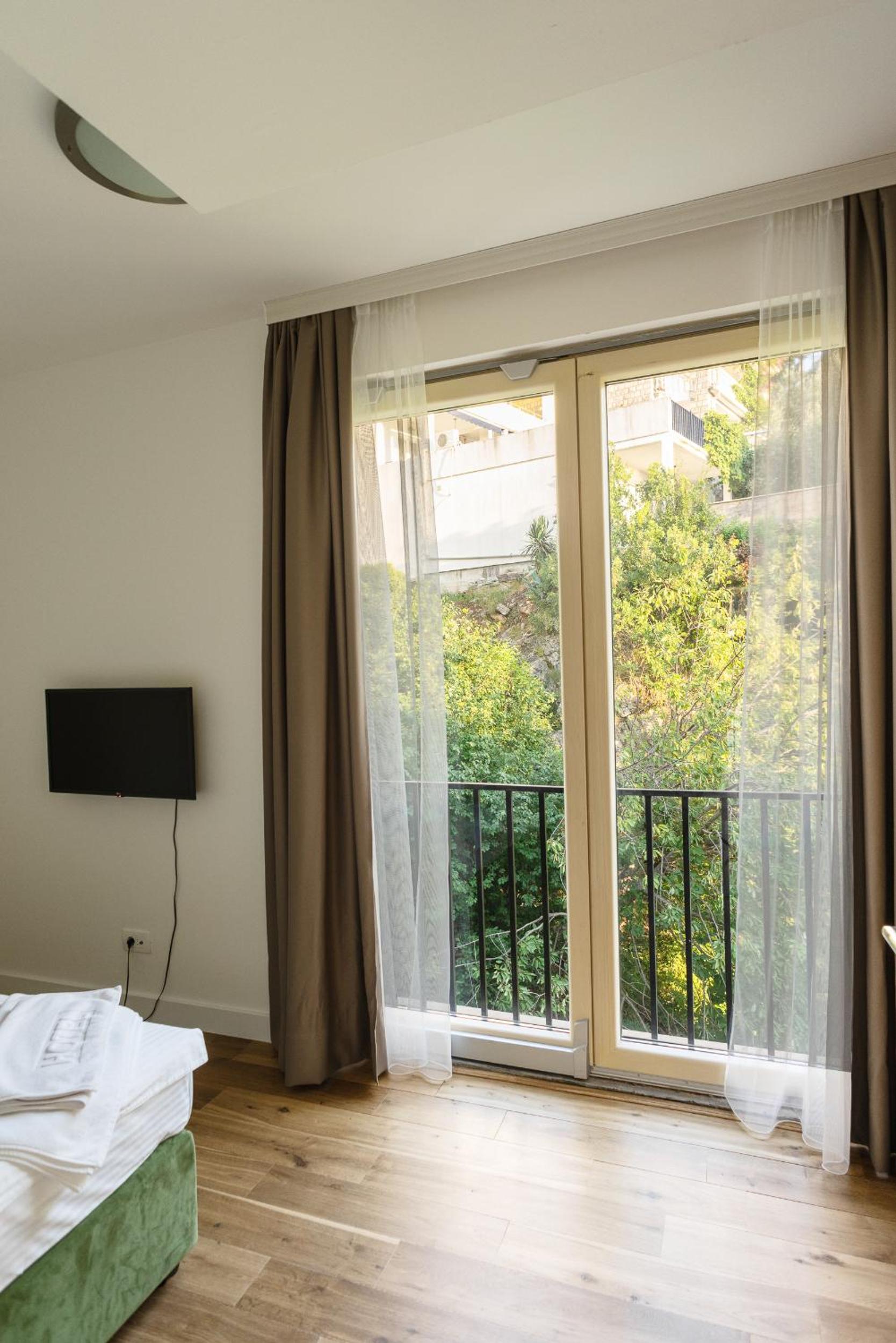Deluxe Apartment photo 2
