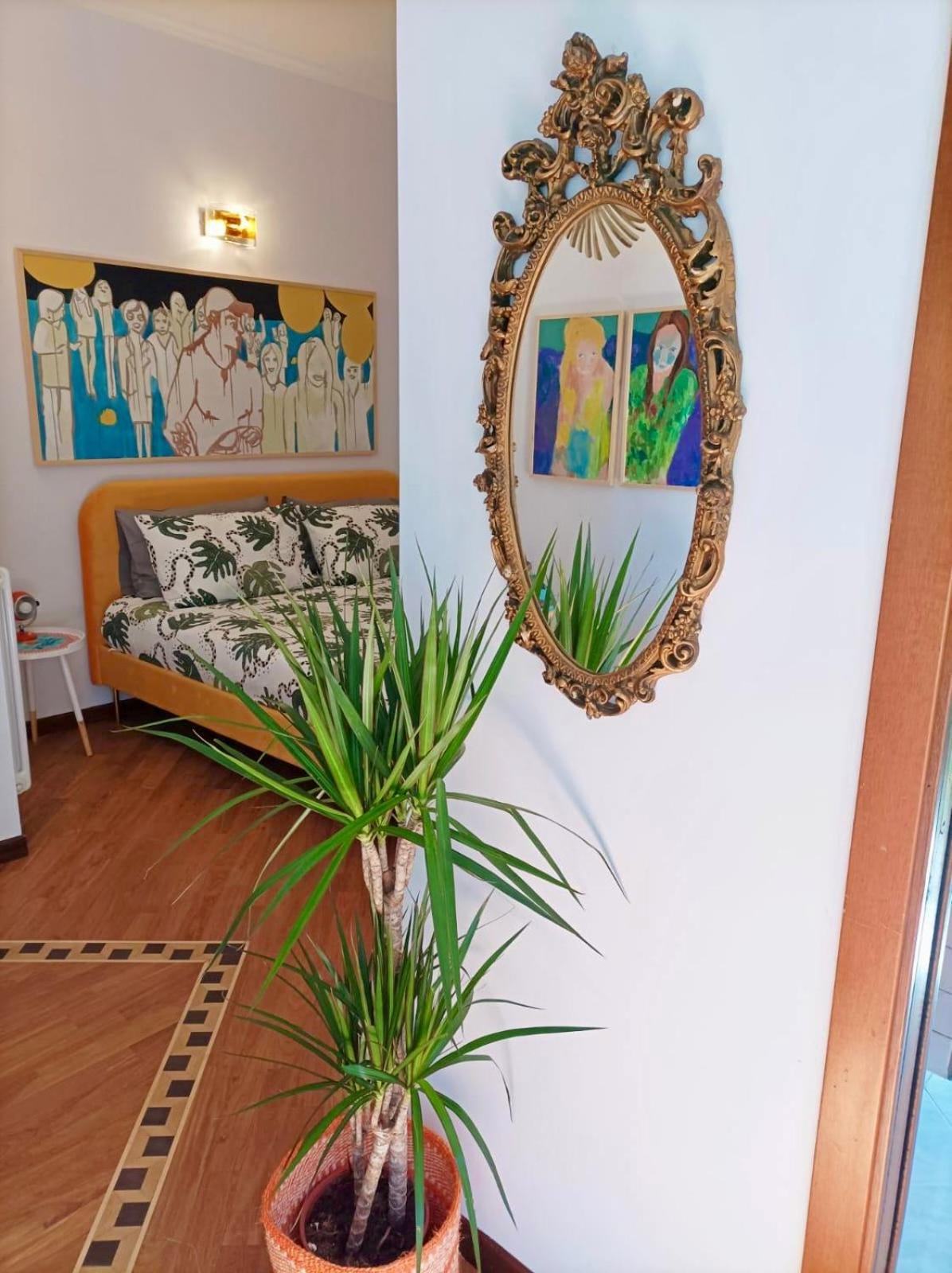 Deluxe One-Bedroom Apartment