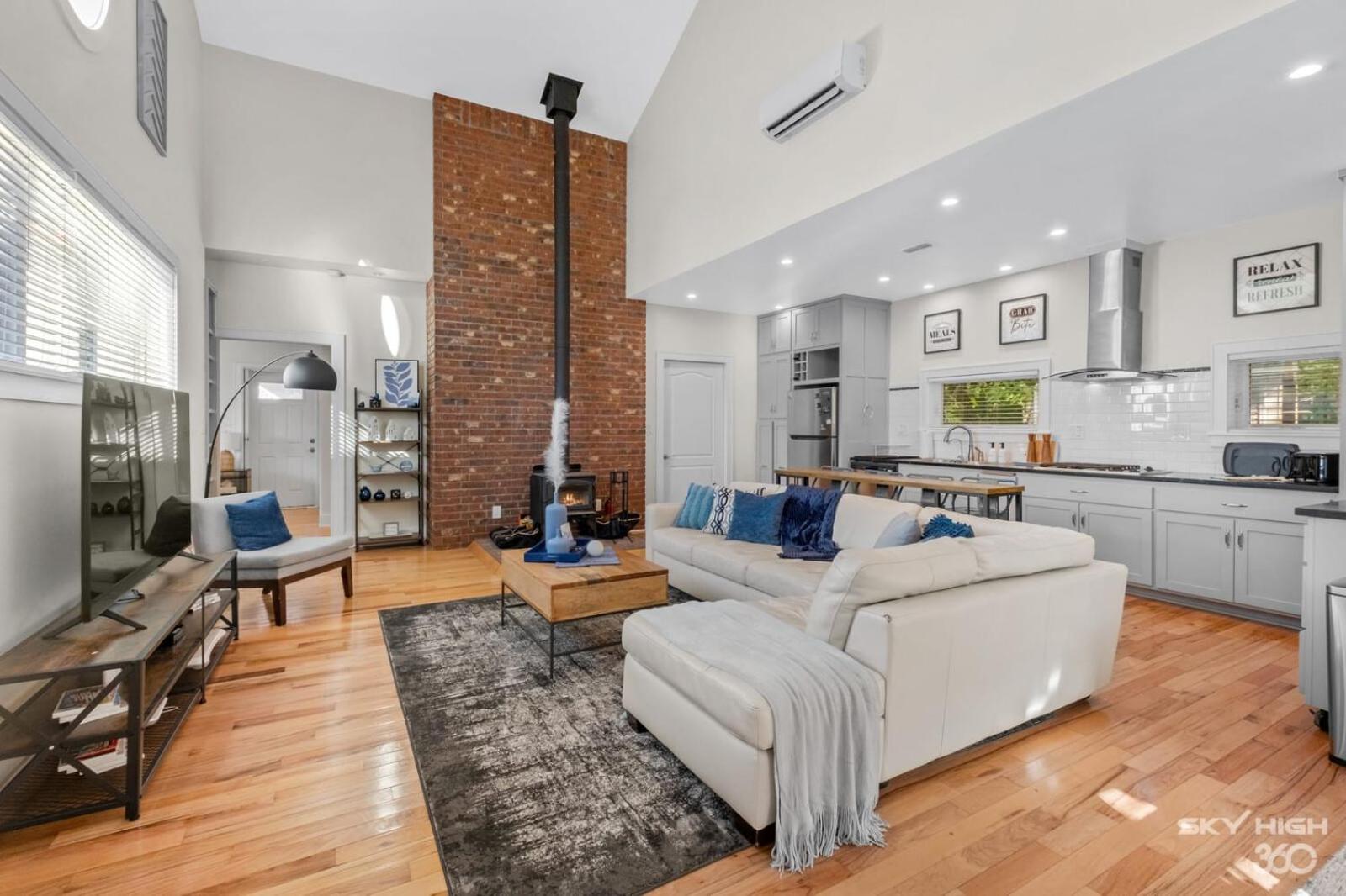 Apartment photo 1