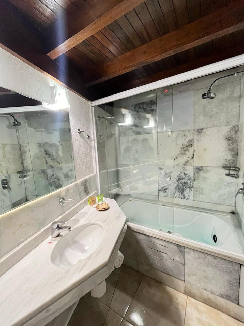 Deluxe Family Suite photo 3