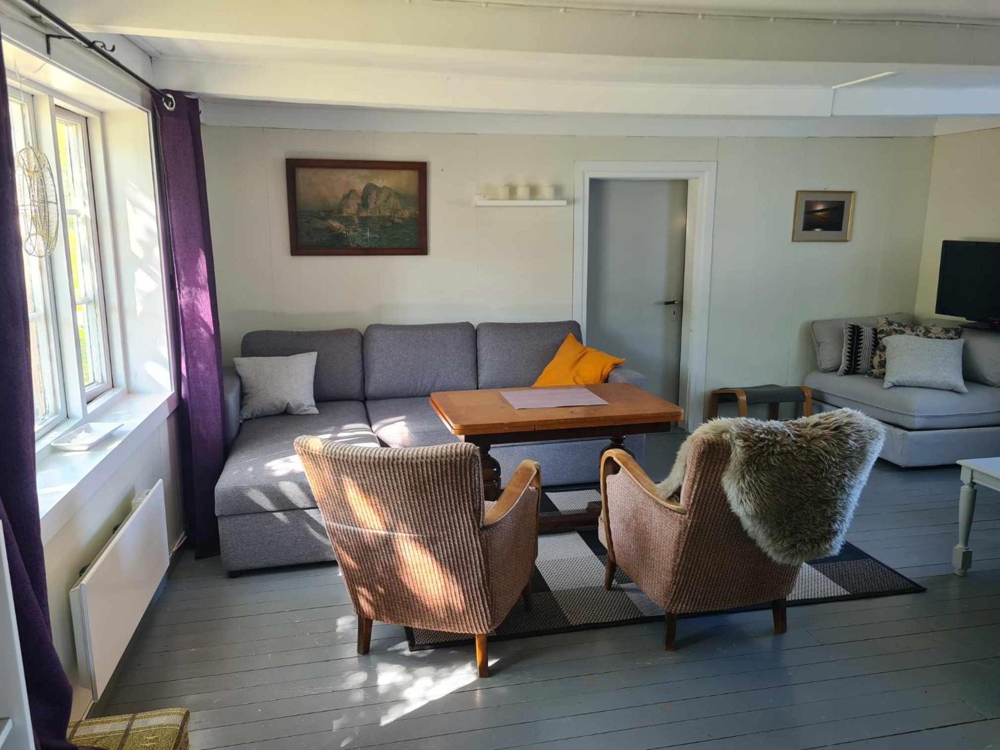 One-Bedroom House photo 1