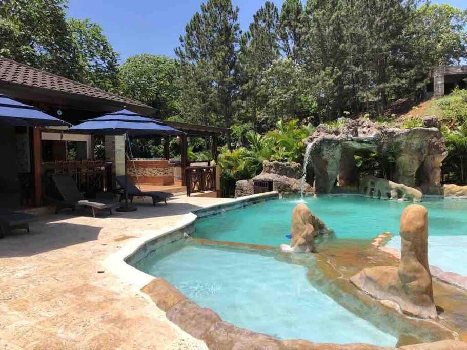 Villa photo 3