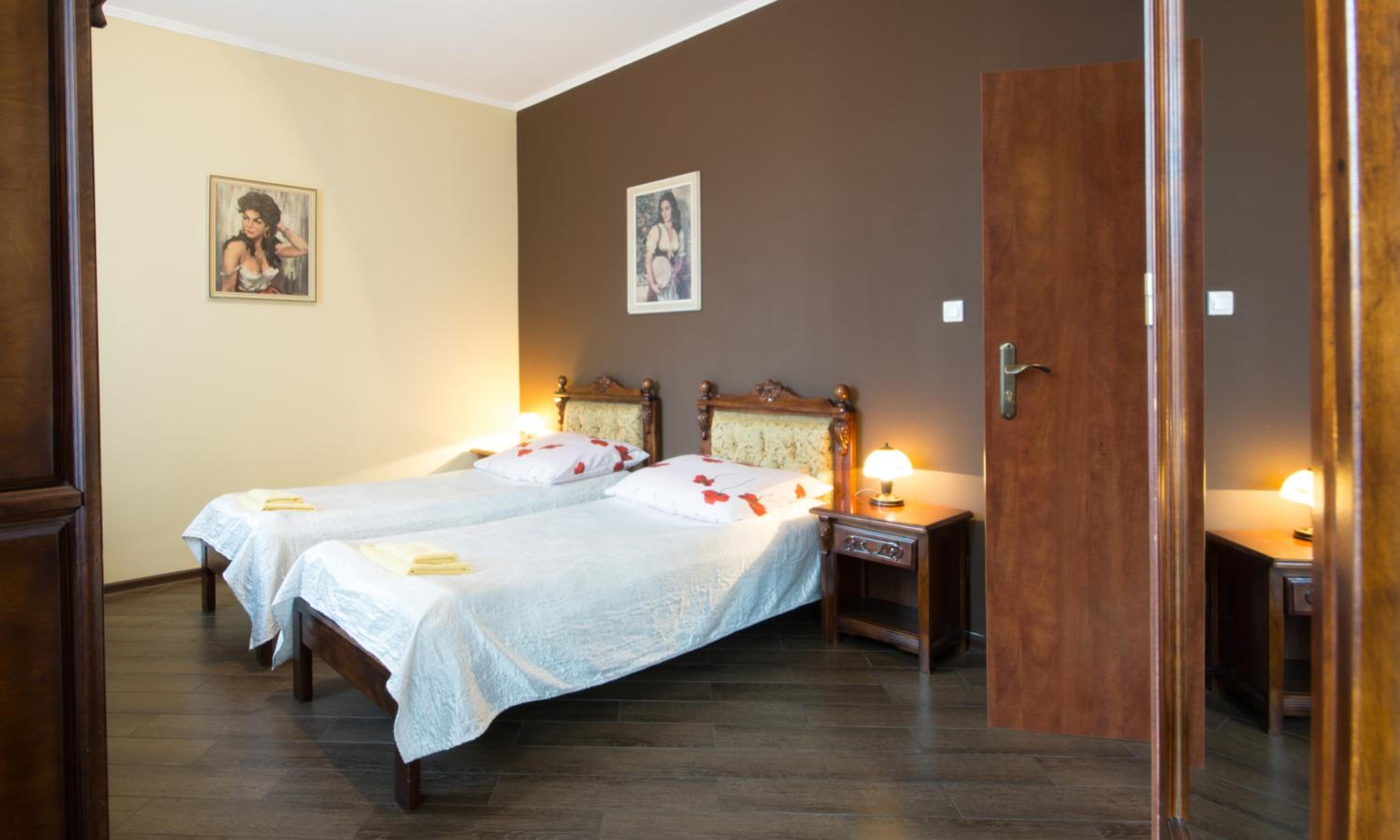 Double or Twin Room - Photo 7