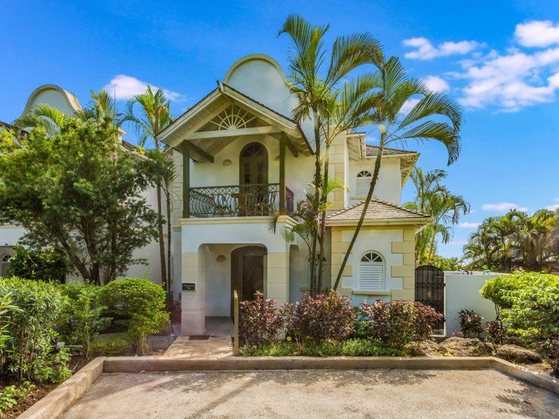 Three-Bedroom Villa photo 3