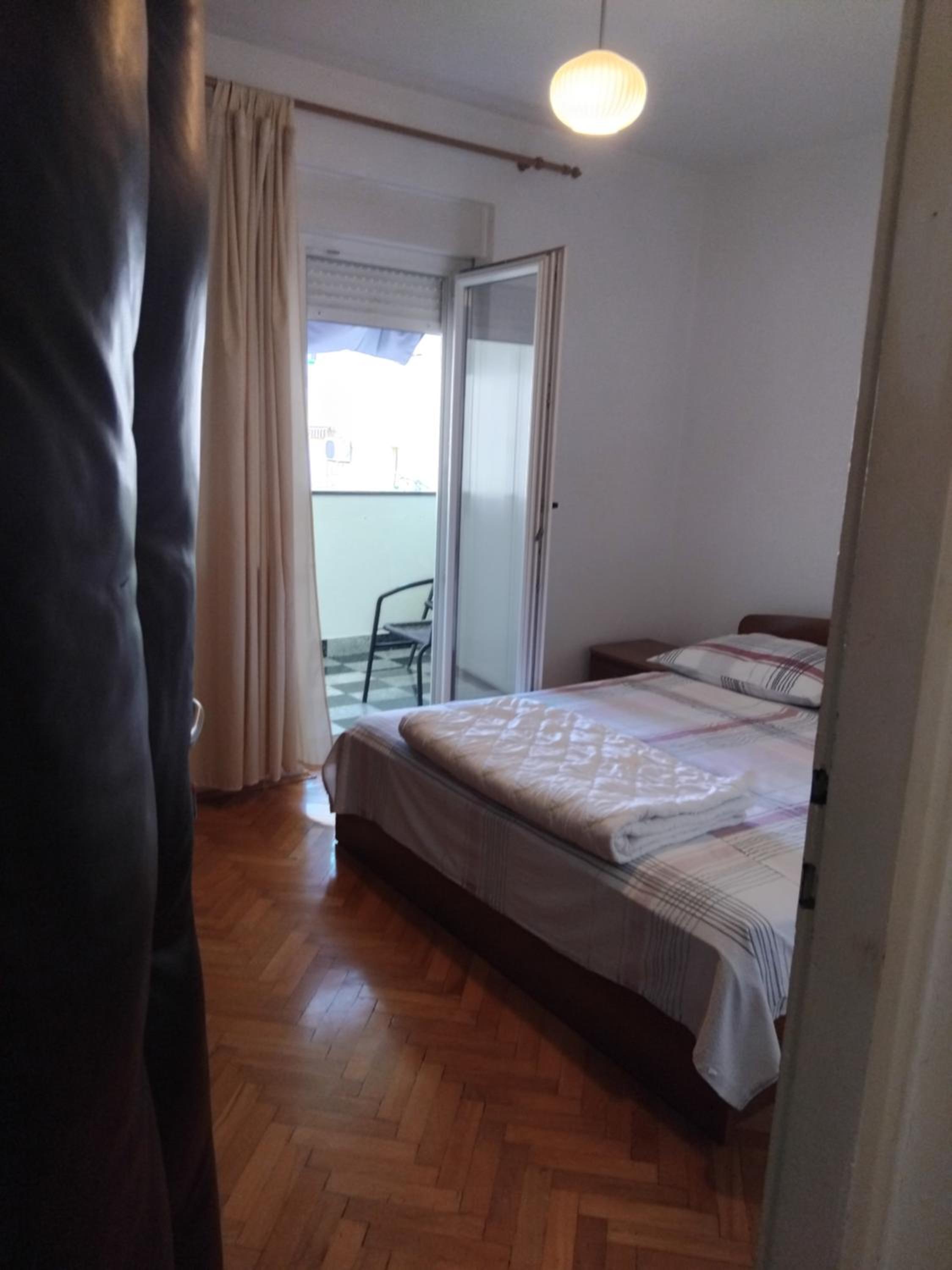 Double Room with Balcony and City View - Photo 1