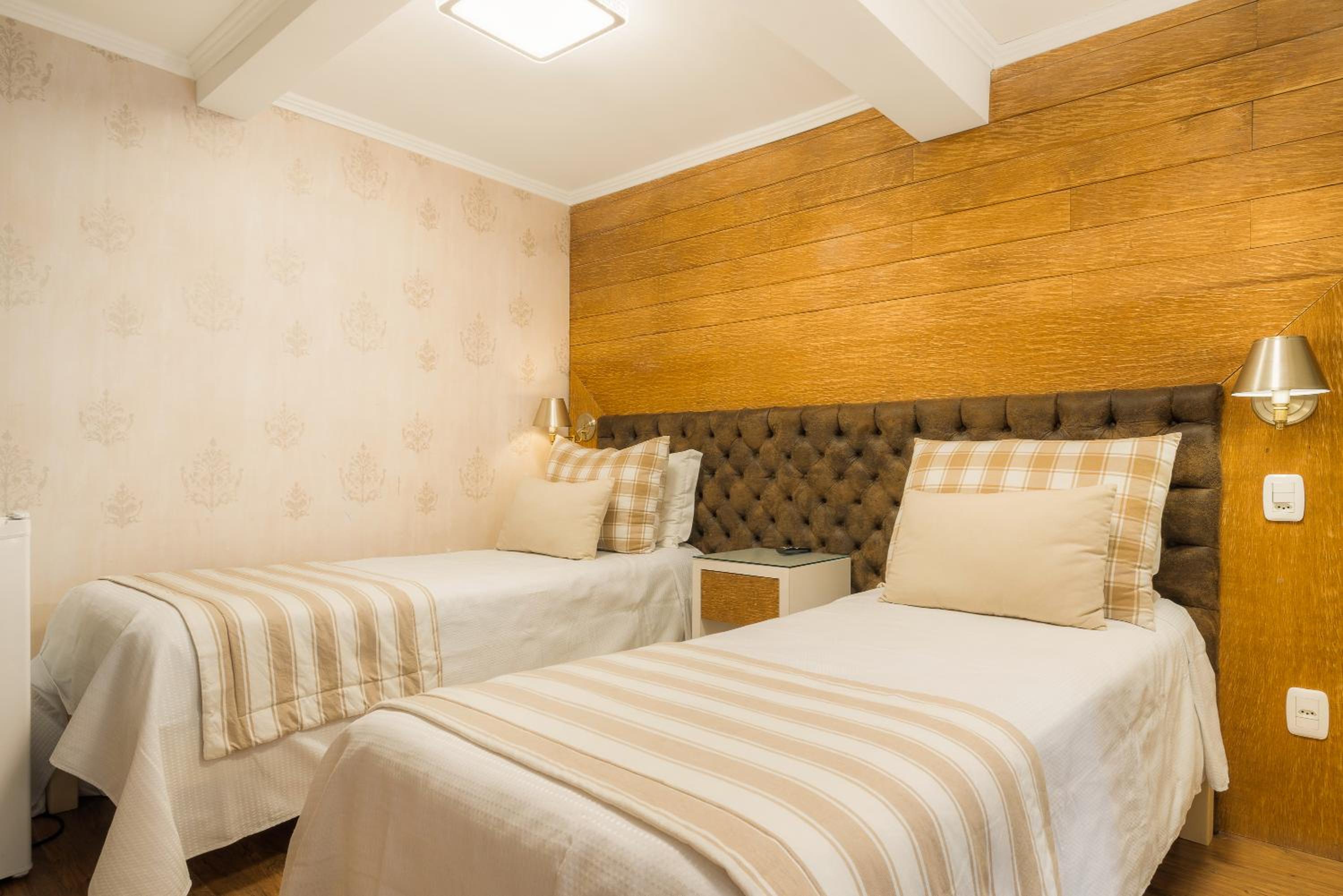 Luxury Quadruple Room thumbnail 6