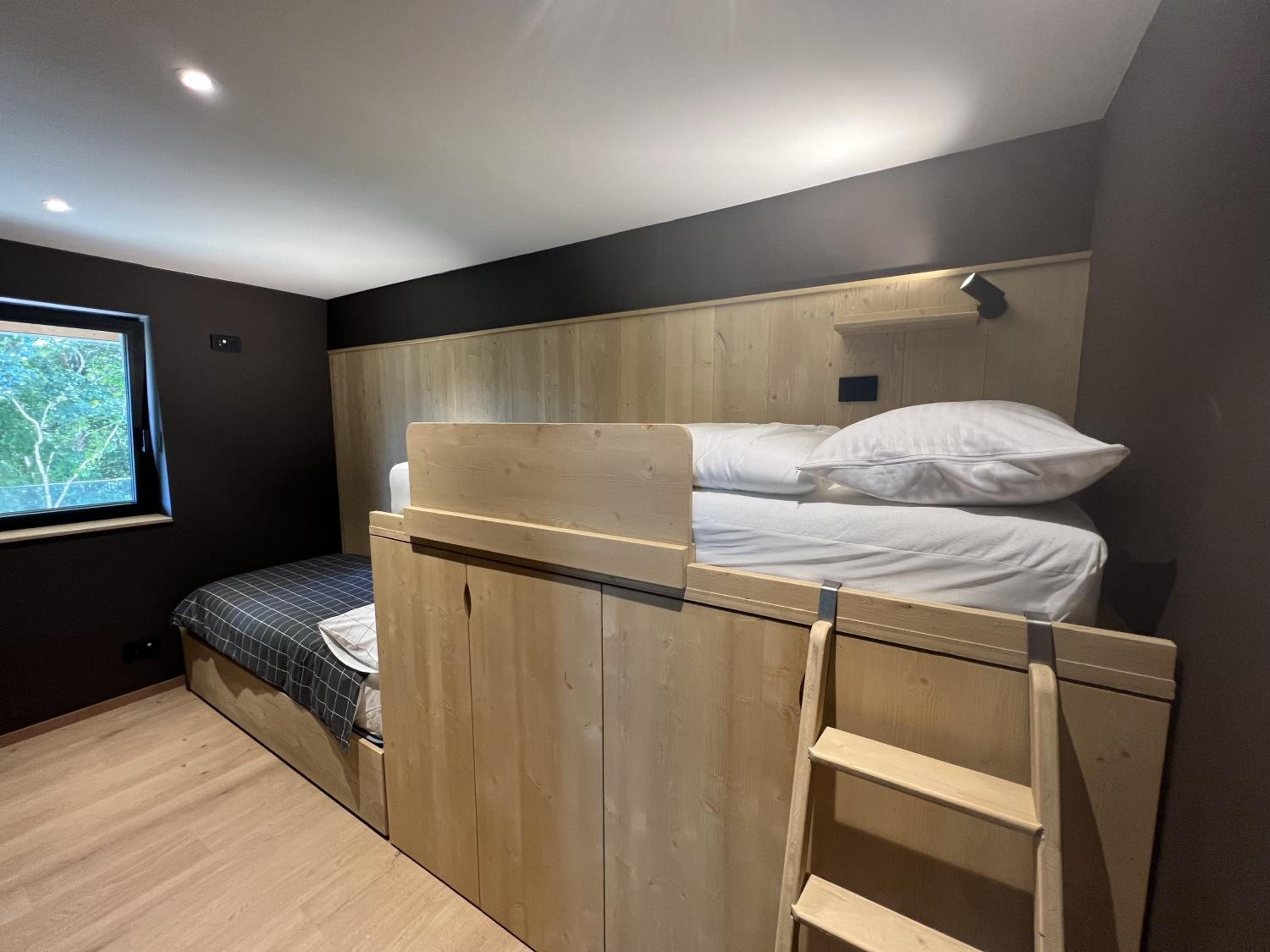 Three-Bedroom Premium Apartment with Balcony photo 3