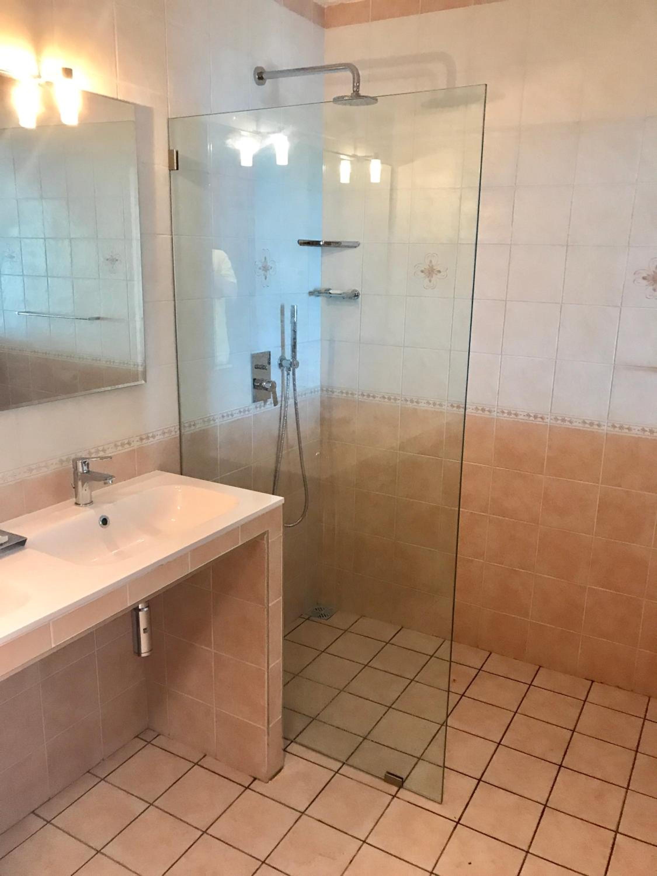Two-Bedroom Suite - Photo 6