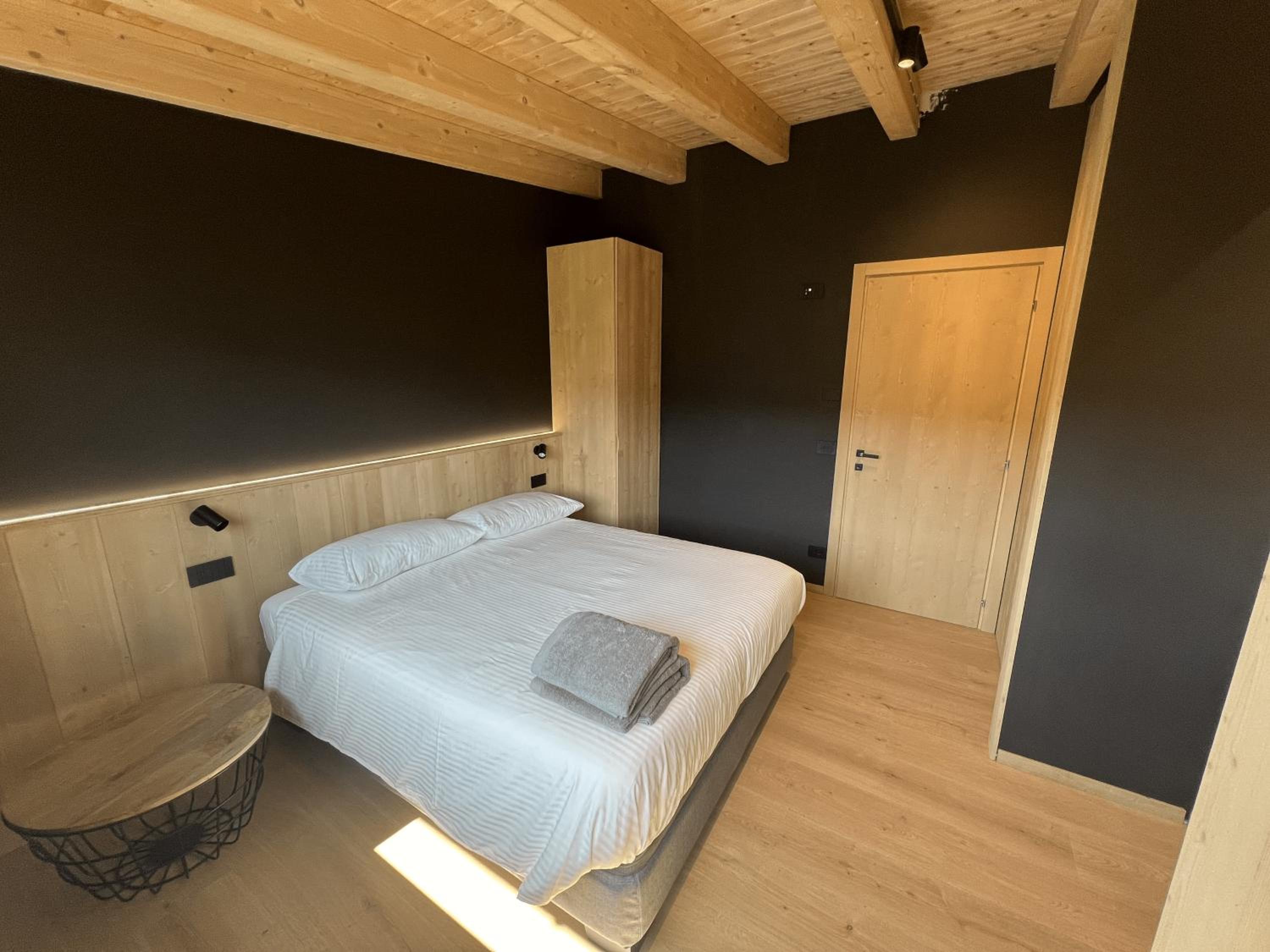 Three-Bedroom Premium Apartment with Balcony photo 2