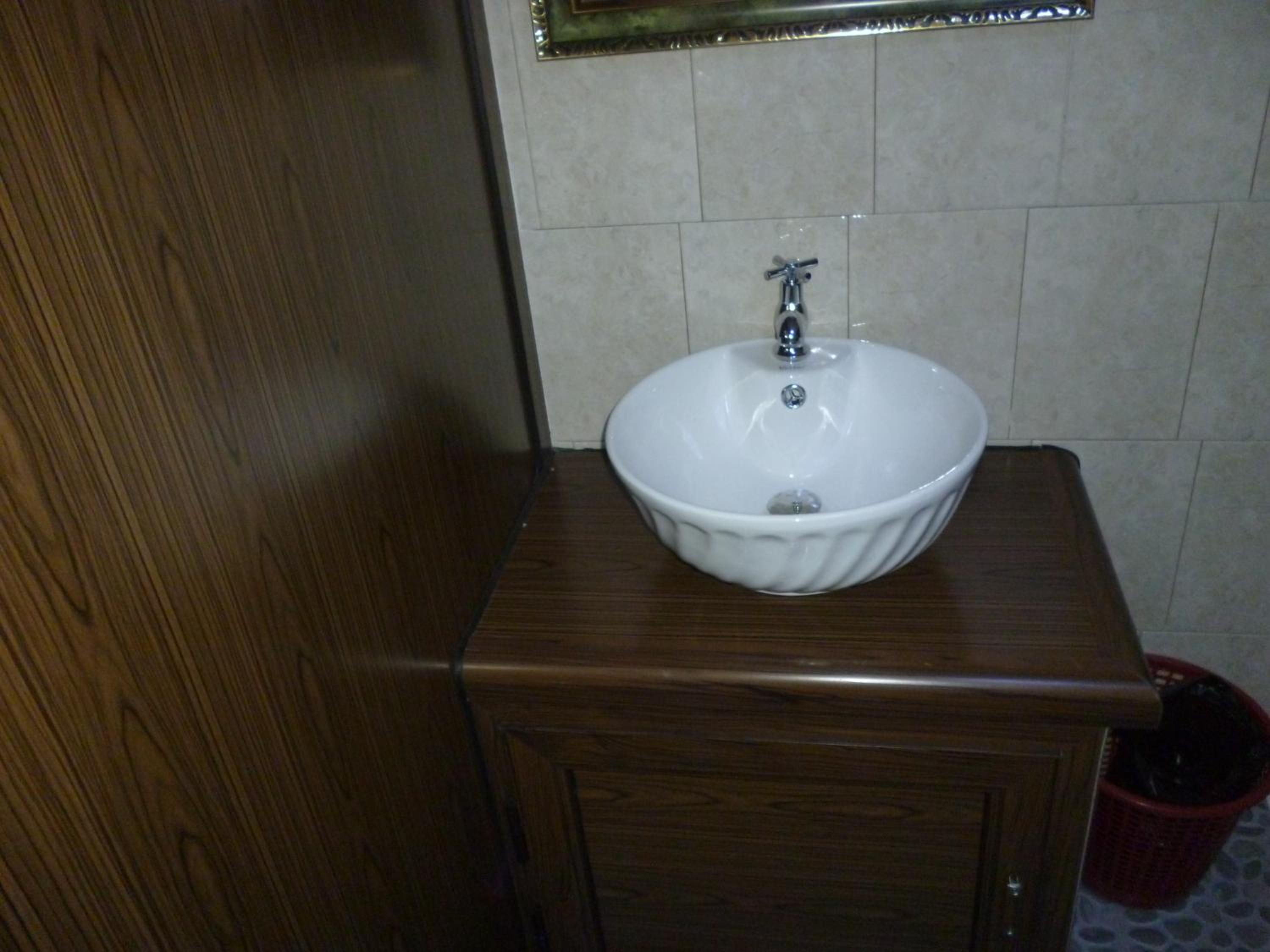Deluxe Double Room (2 Adults + 1 Child) - Photo 4