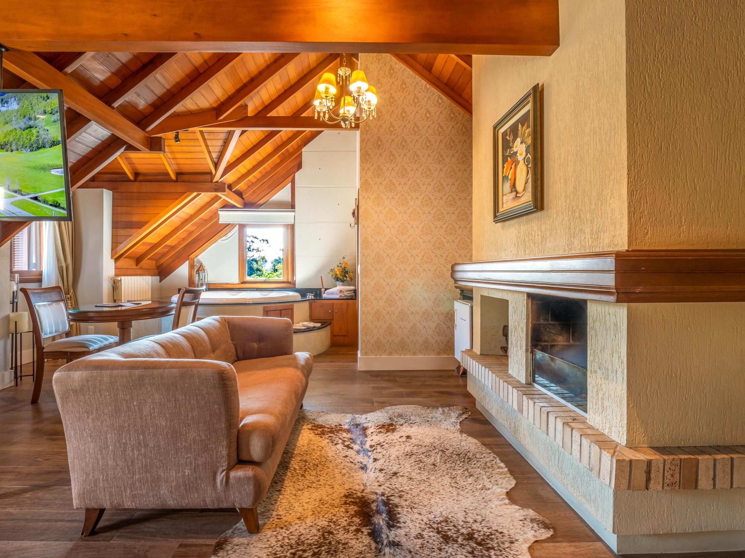 Superior Apartment thumbnail 5