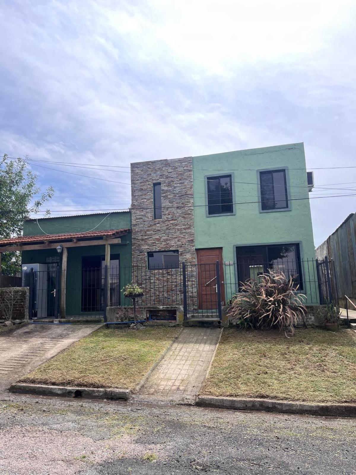 Four-Bedroom House photo 2