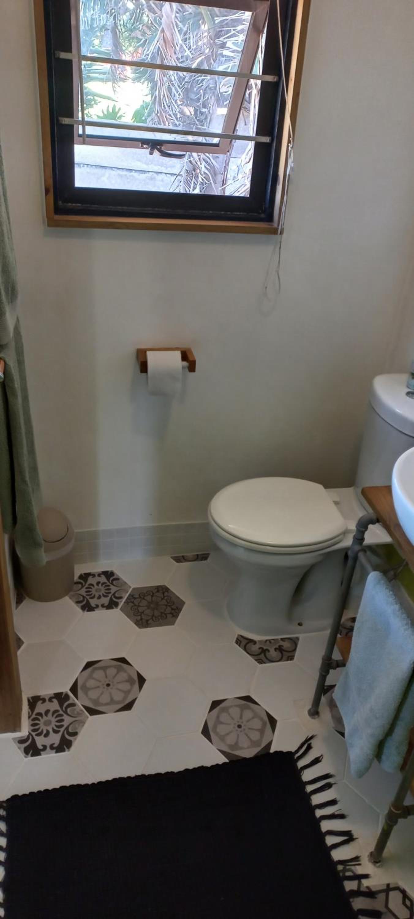 Two-Bedroom House - Photo 13