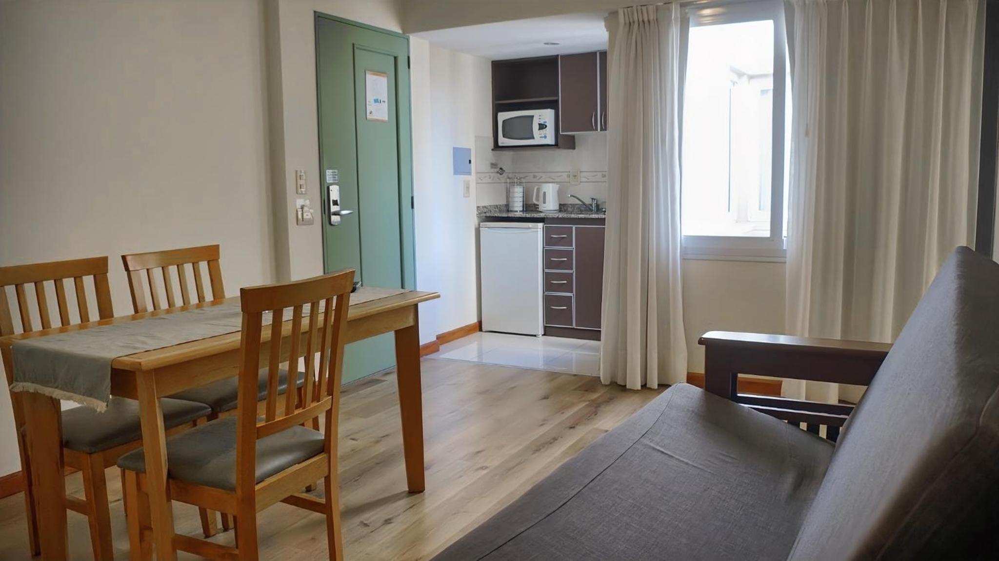 Studio Apartment (3 Adults)